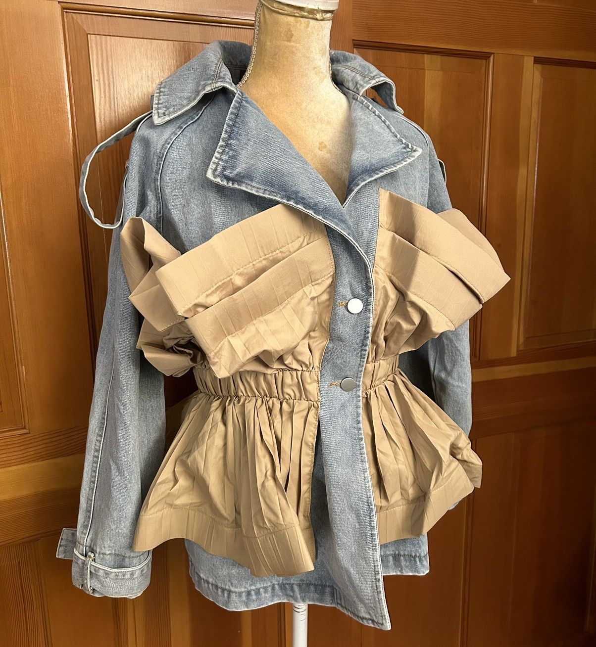 Designer × Other NWT, Lavishly Paris Stunning Ruffle Patchwork Denim Coat. Size M / US 6-8 / IT 42-44 - 15 Thumbnail