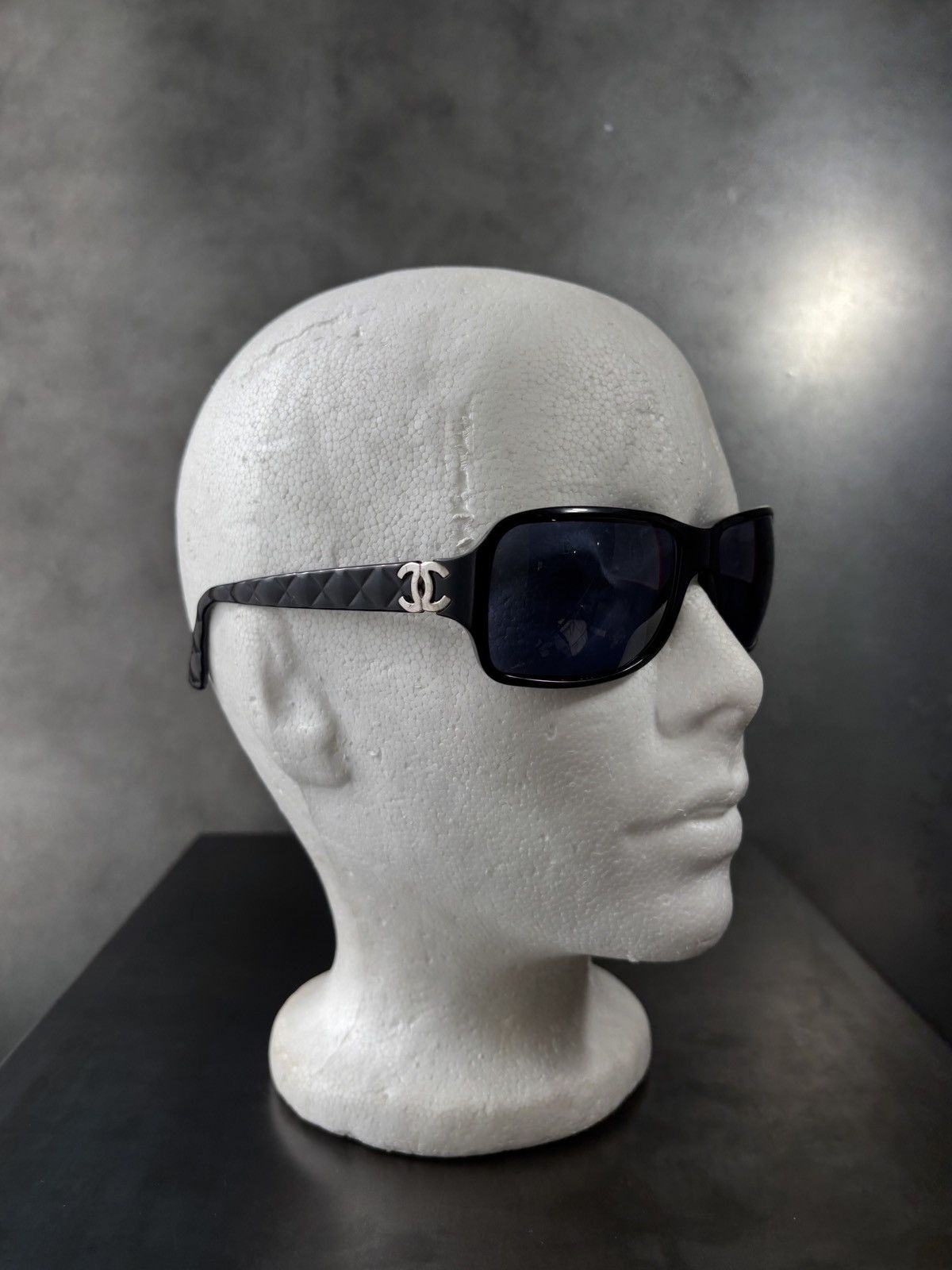 Chanel 2000s Vintage Chanel Sunglasses 5050 Y2K Quilted Double-C Size ONE SIZE - 20 Thumbnail