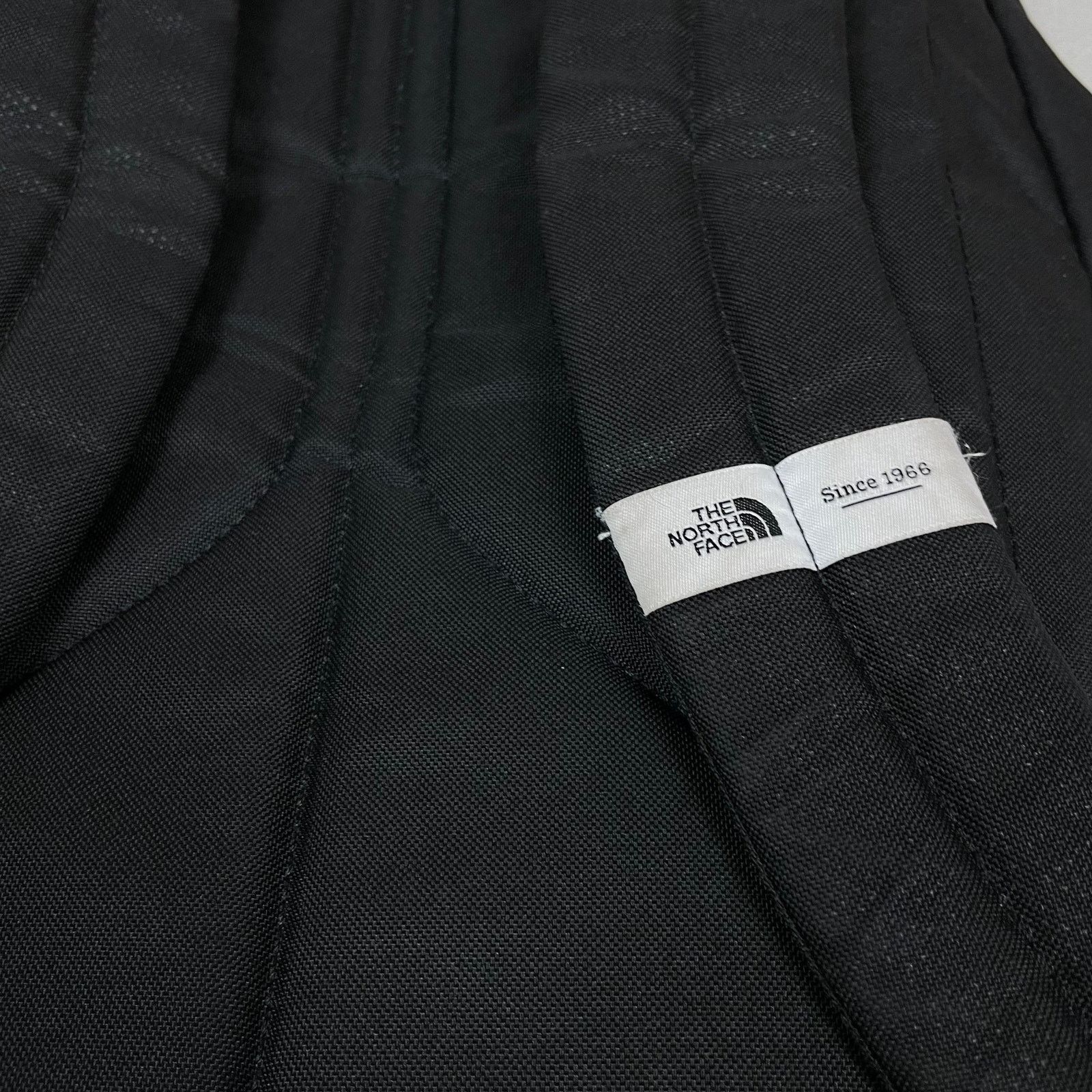 The North Face The North Face Rodey Men's Black Classic Bungee Backpack Bag Size ONE SIZE - 8 Thumbnail