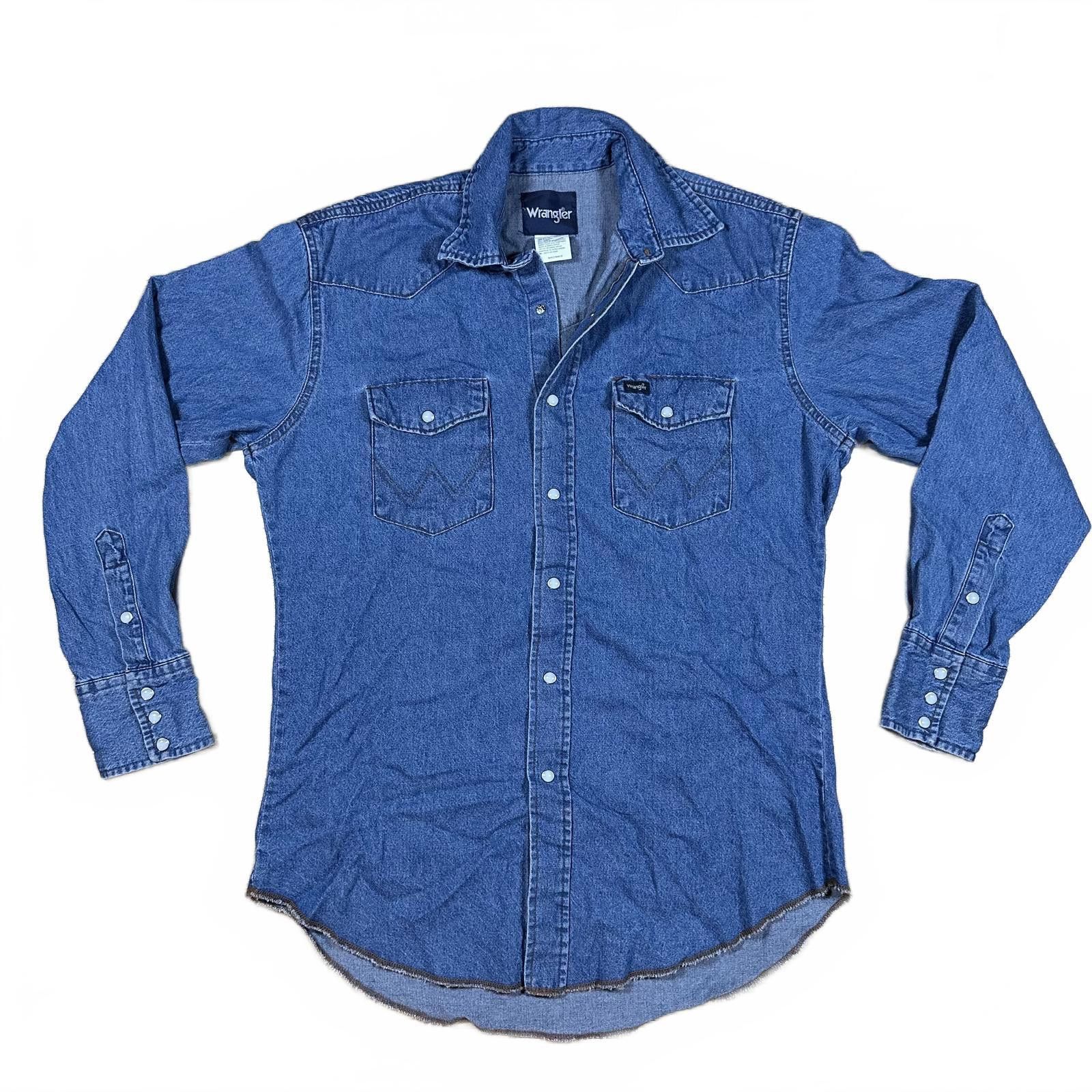 Wrangler Wrangler Mens Denim Shirt Medium Blue Vintage Size US M / EU 48-50 / 2 - 1 Thumbnail