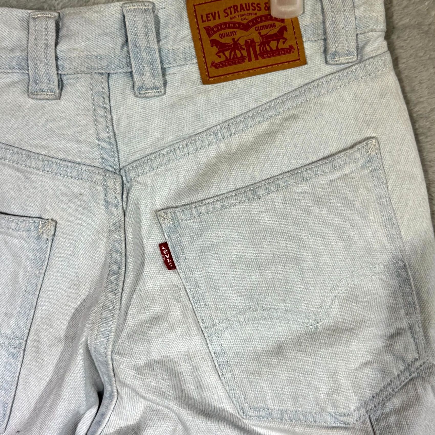 Levi's Levi’s Carpenter Jeans Mens 27×31 Light Blue Denim Straight Leg Workwear Utility Jeans Mens 27 31 Blue Denim Carpenter Jeans Levis Car penter Jeans Size US 27 - 7 Thumbnail