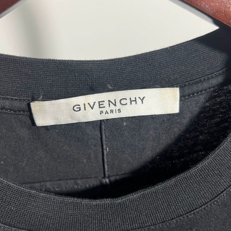 Givenchy Givenchy Shark short-sleeve S1122 Size US M / EU 48-50 / 2 - 3 Thumbnail