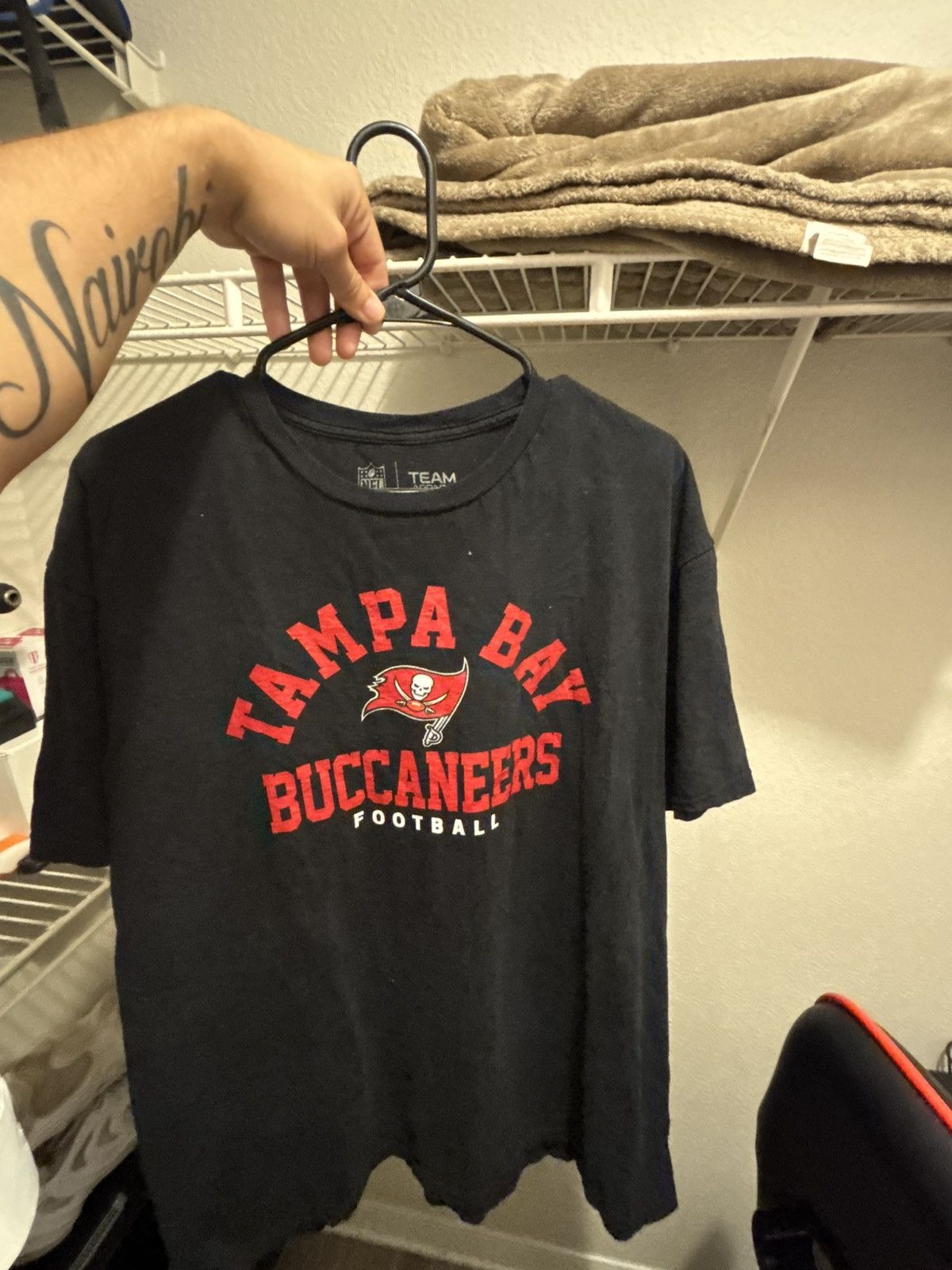 NFL Tampa Bay Buccaneers Tshirt Size Xl NFL team apparel Size US XL / EU 56 / 4 - 4 Thumbnail