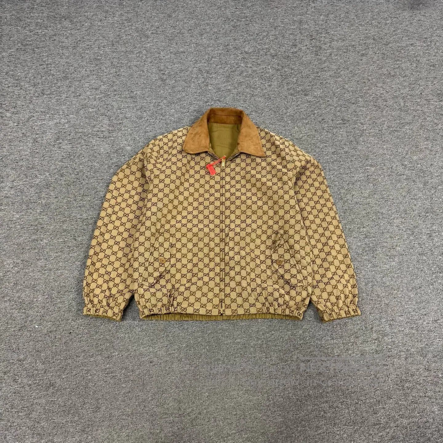 Gucci Guicci size 46 Aged-style collar; leather lapel; suitable f Size US S / EU 44-46 / 1 - 1 Thumbnail