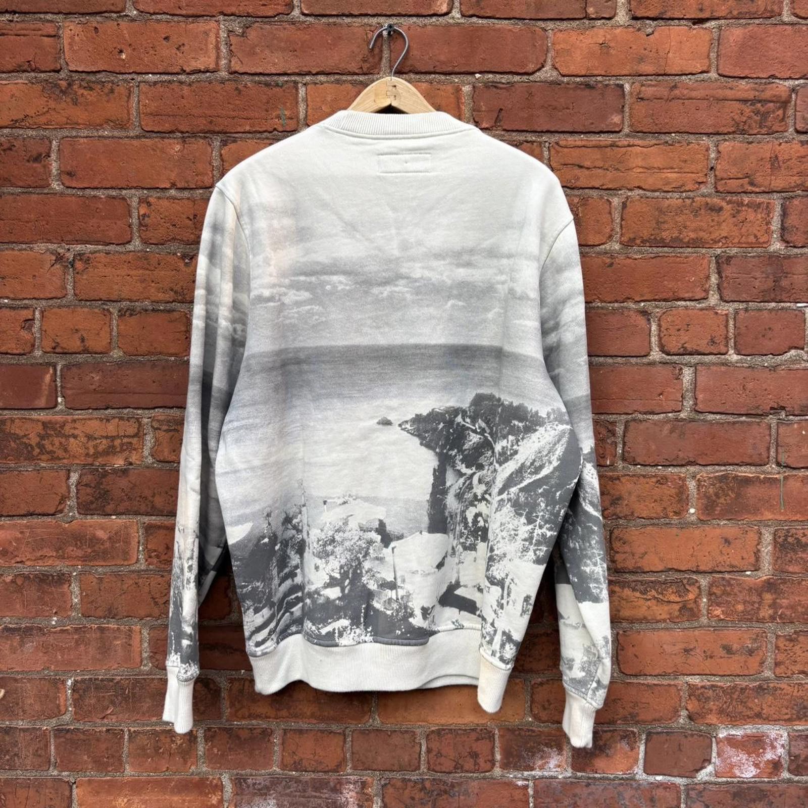 Abercrombie & Fitch white lotus Abercrombie and fitch crewneck sweatshirt Size US L / EU 52-54 / 3 - 5 Thumbnail