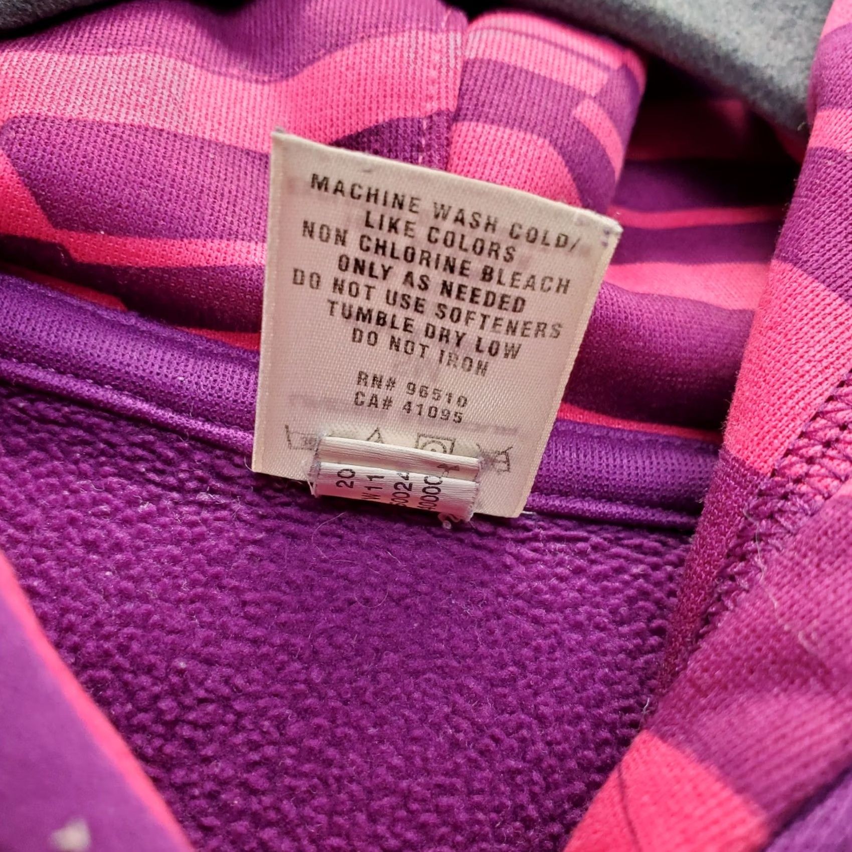 Under Armour Under Armour Women's Hoodie S Purple Pullover Logo Athletic Hooded Lined Pockets 100% Polyester Size S / US 4 / IT 40 - 7 Thumbnail