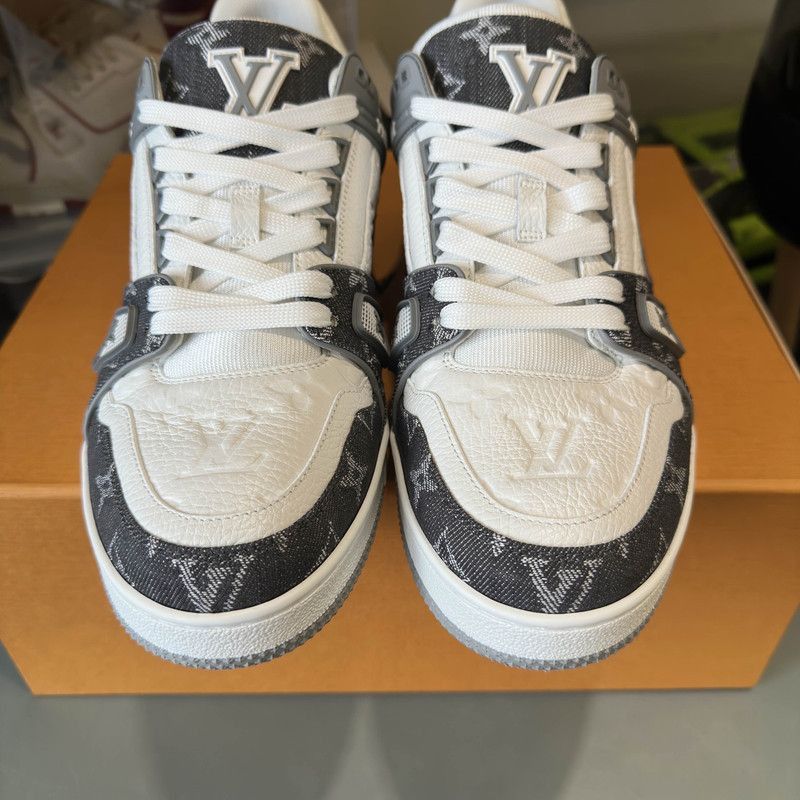 Louis Vuitton Louis Vuitton Trainer Low-top Sneakers in Gray-White -2508 Size US 8.5 / EU 41-42 - 7 Thumbnail