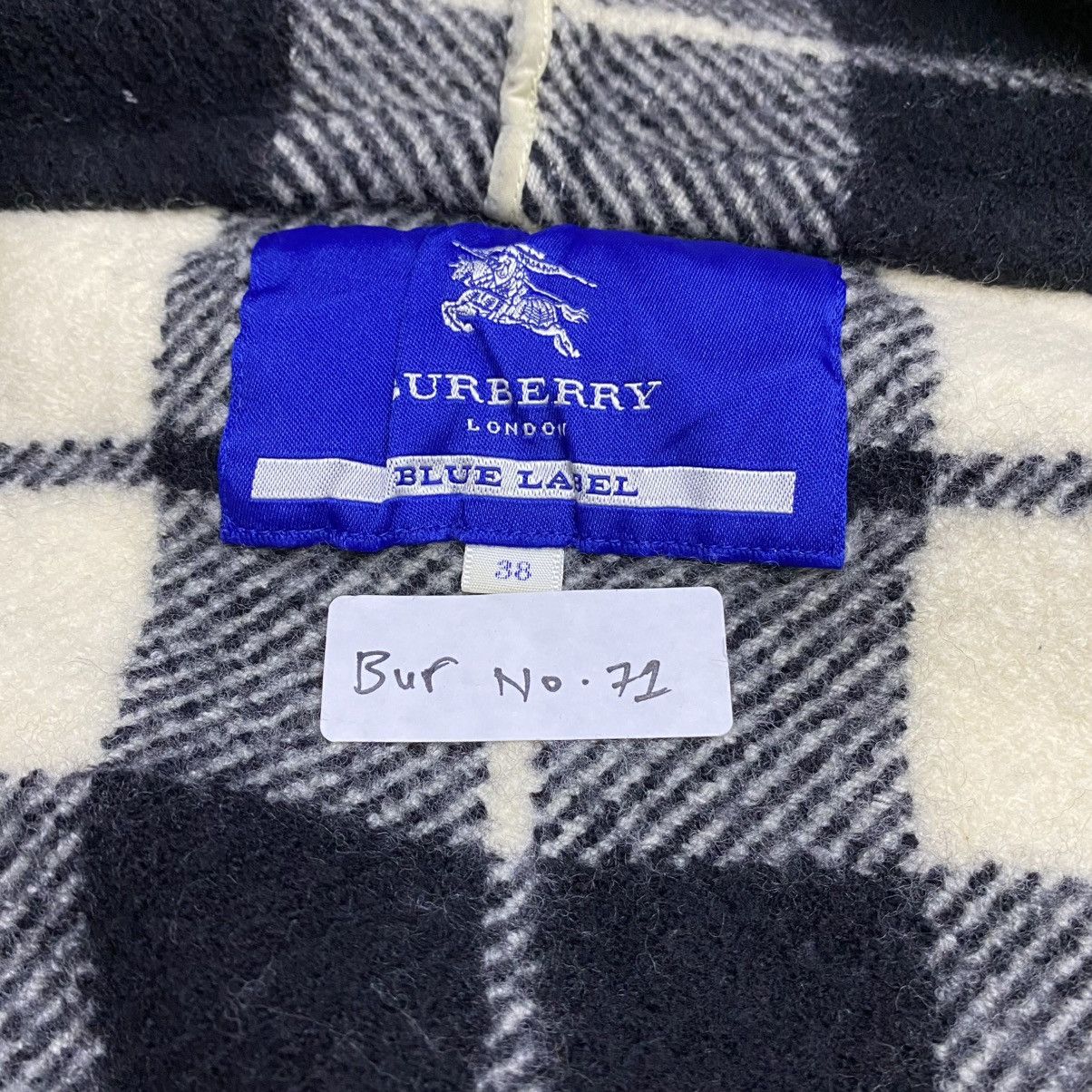 Burberry BURBERRYS PLAID WOOL HOODED CAPE SCARF BUR071 Size ONE SIZE - 13 Thumbnail
