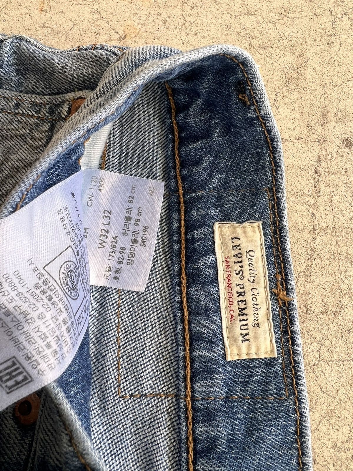 Levi's Levi’s Washed Denim Jeans Size US 32 / EU 48 - 2 Thumbnail