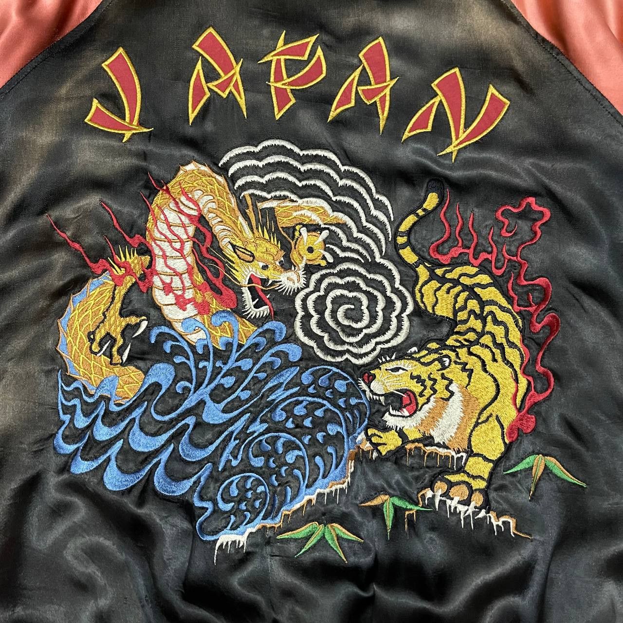 Japanese Brand Vintage Sukajan Souvenir Jacket Dragon Tiger Satin Faded Size US L / EU 52-54 / 3 - 3 Thumbnail