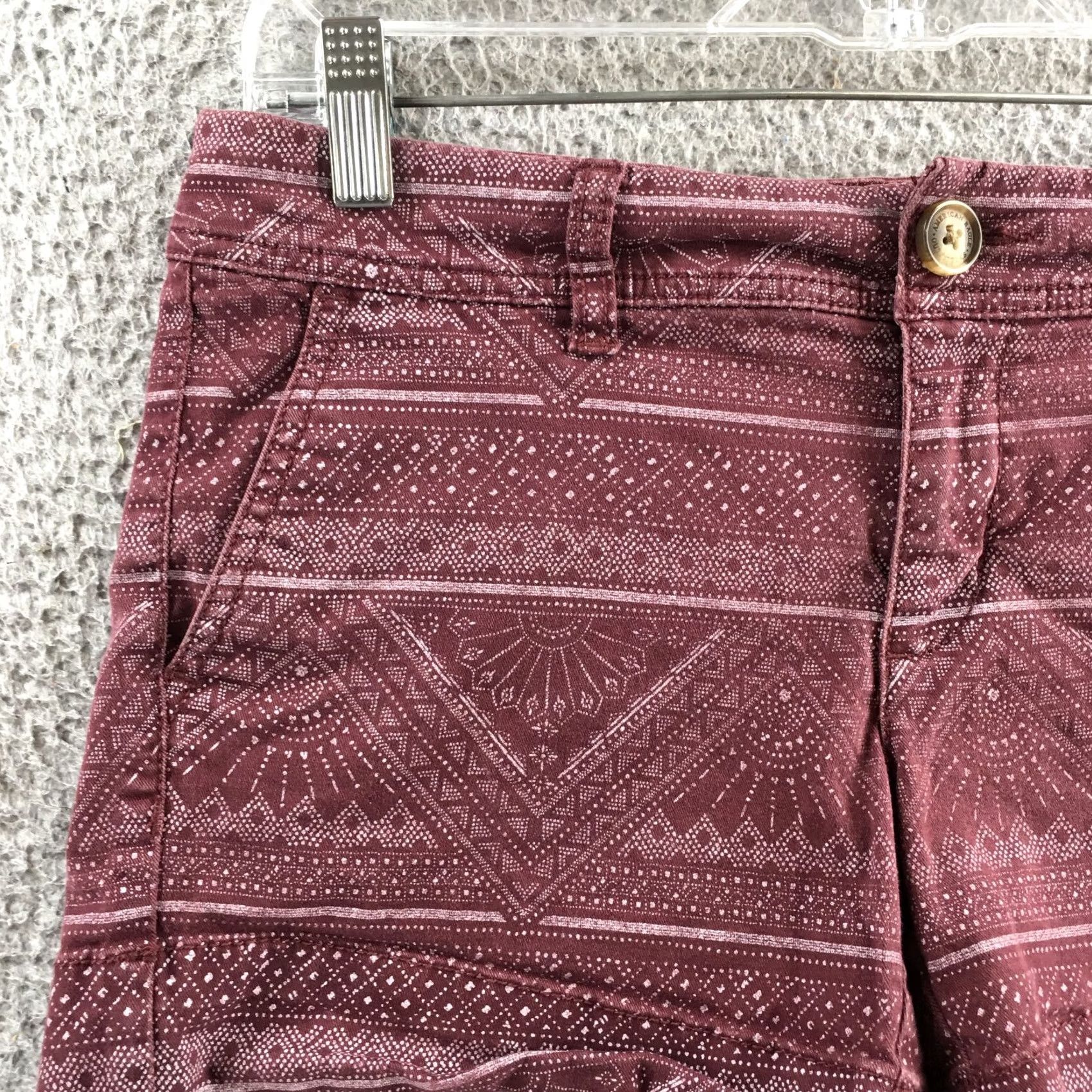 American Eagle Outfitters American Eagle Outfitters Burgundy Fair Isle Stretch Chino Shorts Womens 4 (Actual 31X4.5) Size 4 Cotton Blend Size 27" / US 4 / IT 40 - 2 Thumbnail