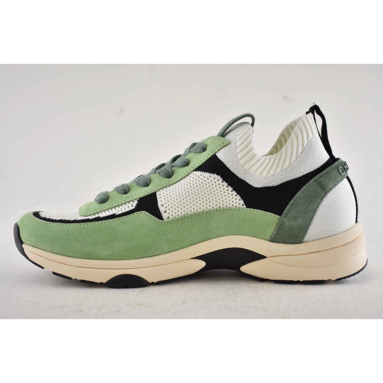 Chanel Green White Black Suede Knit CC Logo Low Trainer Sneaker 11 Size US 11 / EU 44 - 9 Thumbnail