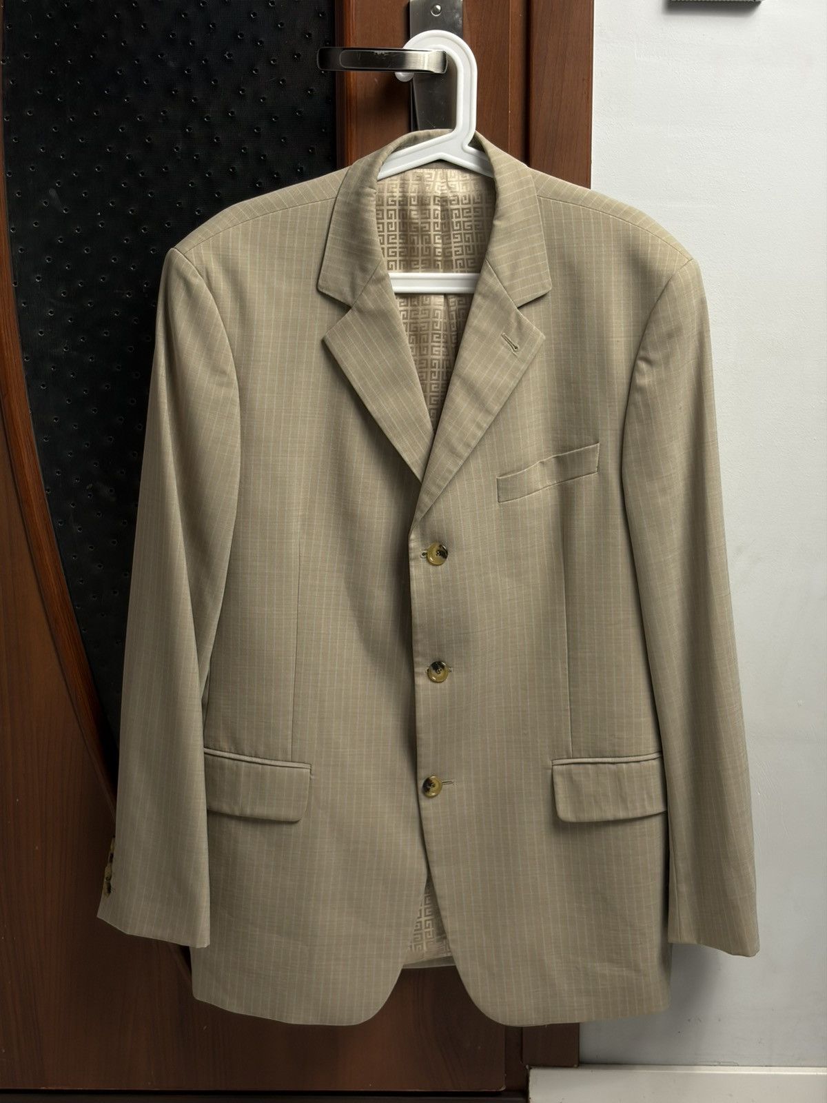 Givenchy Givenchy Vintage Authentic Beige Pinstripe Wool Blazer Size 42R - 1 Thumbnail