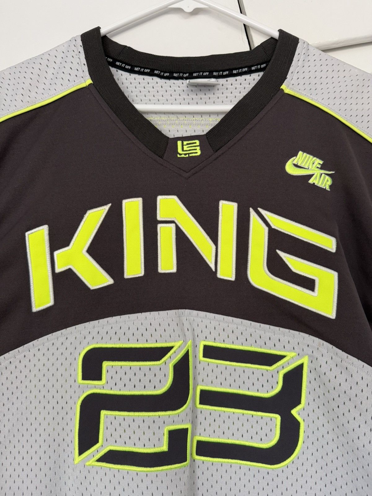 Nike NIKE AIR LEBRON JAMES KING 23 TEAM JERSEY SILVER TAG VINTAGE Size US XXL / EU 58 / 5 - 7 Thumbnail