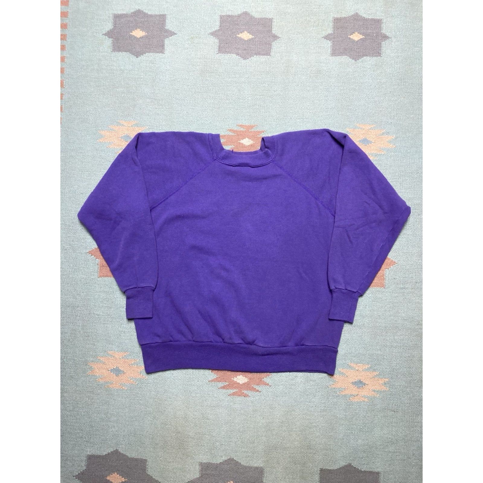 Hanes VINTAGE 80s Hanes Sweatshirt Purple Crewneck Large Men Pullover Distressed Pannill Mockups not sure Size US L / EU 52-54 / 3 - 4 Thumbnail