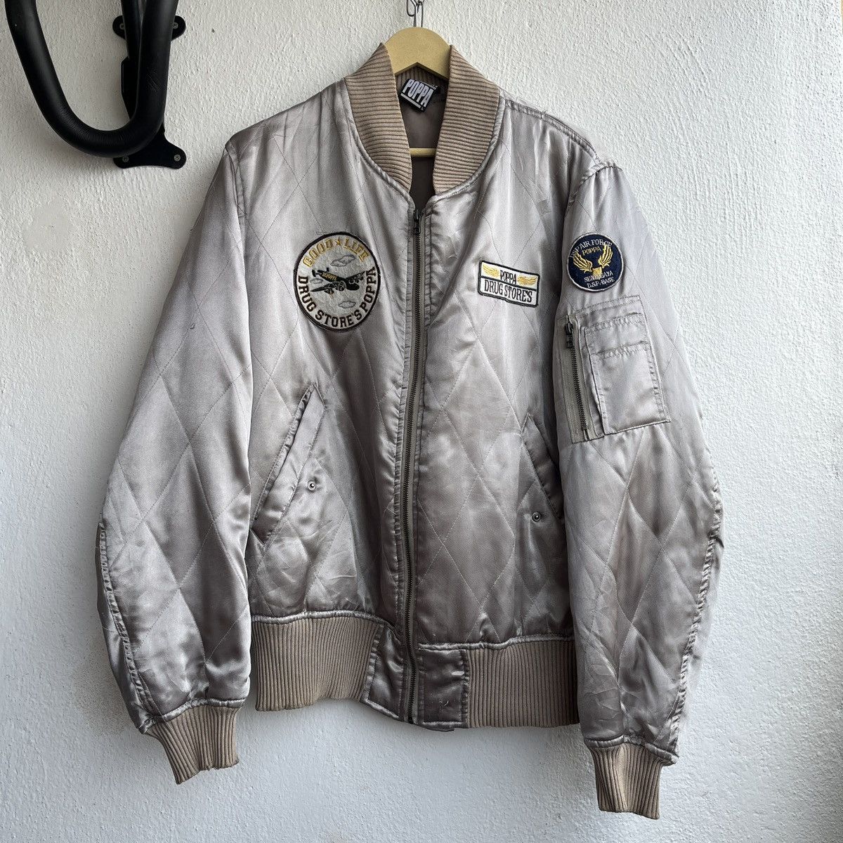 Vintage VINTAGE POPPA DRUG STORE SATIN PATCHES BOMBER JACKET Size US L / EU 52-54 / 3 - 1 Thumbnail