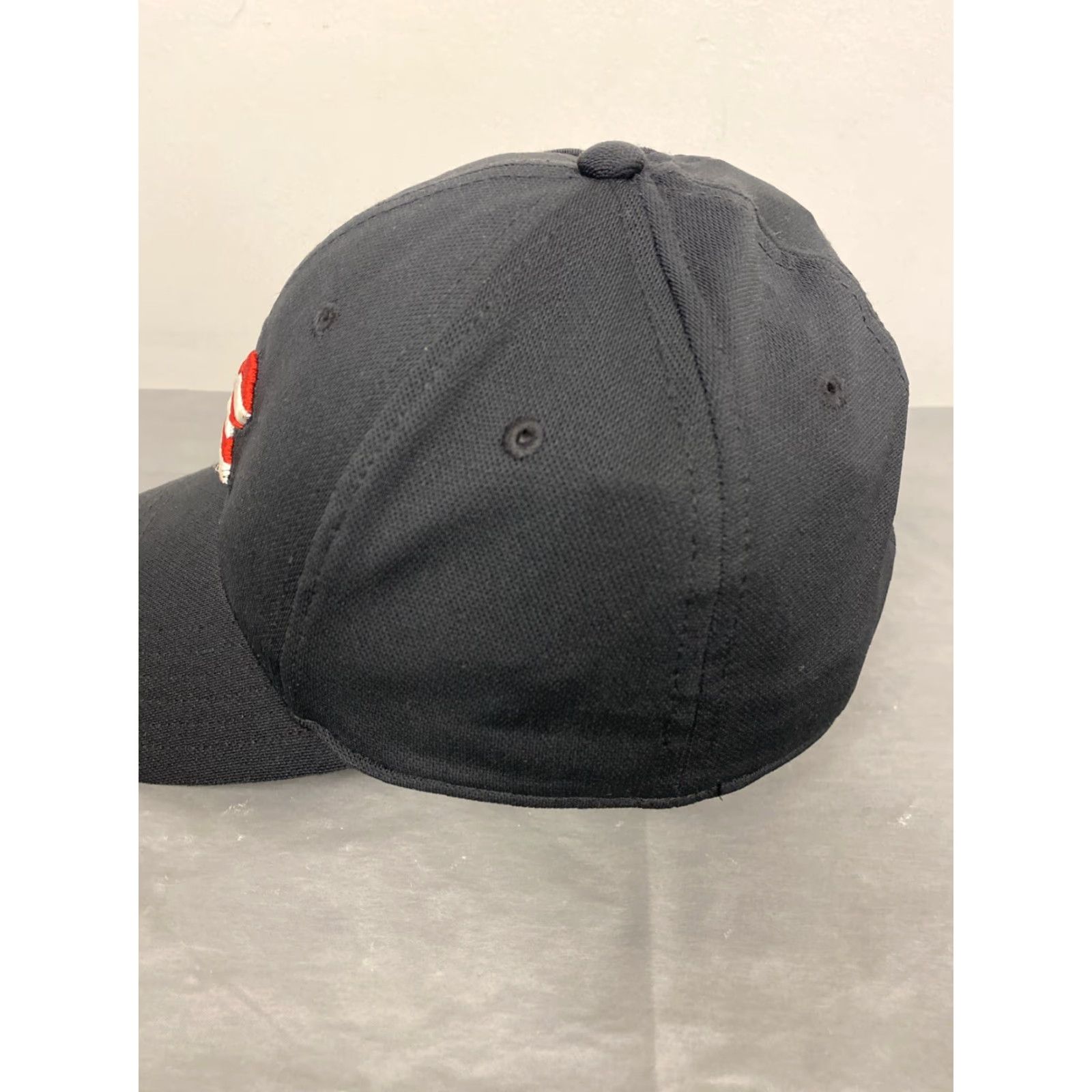 Under Armour Under Armour Freedom UA Classic Fit hat cap mens S/M flex fitted black /672 Size ONE SIZE - 3 Thumbnail
