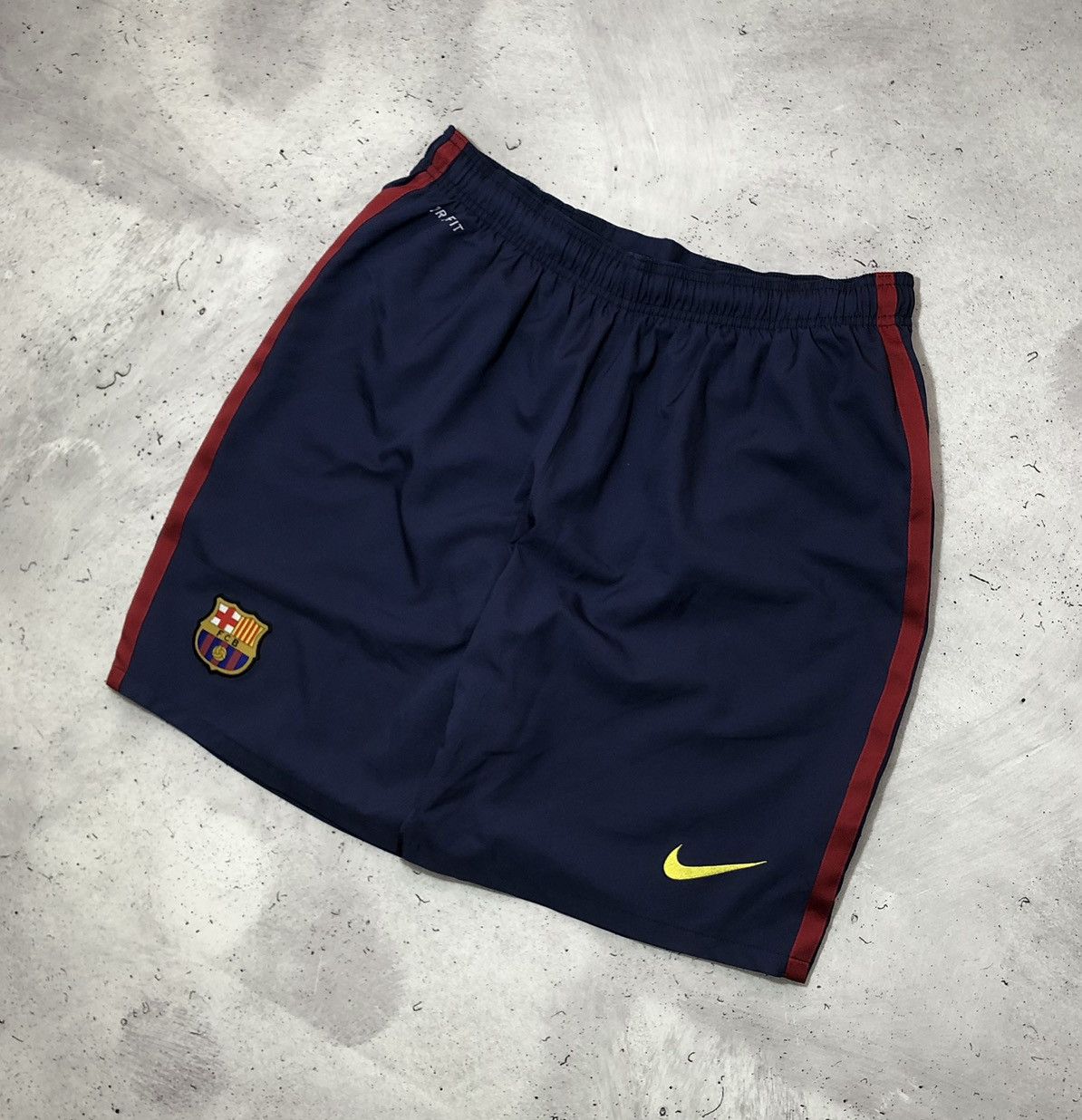 Nike × Vintage Vintage Nike FC Barcelona Soccer Shorts (XL) Size US 33 - 3 Thumbnail