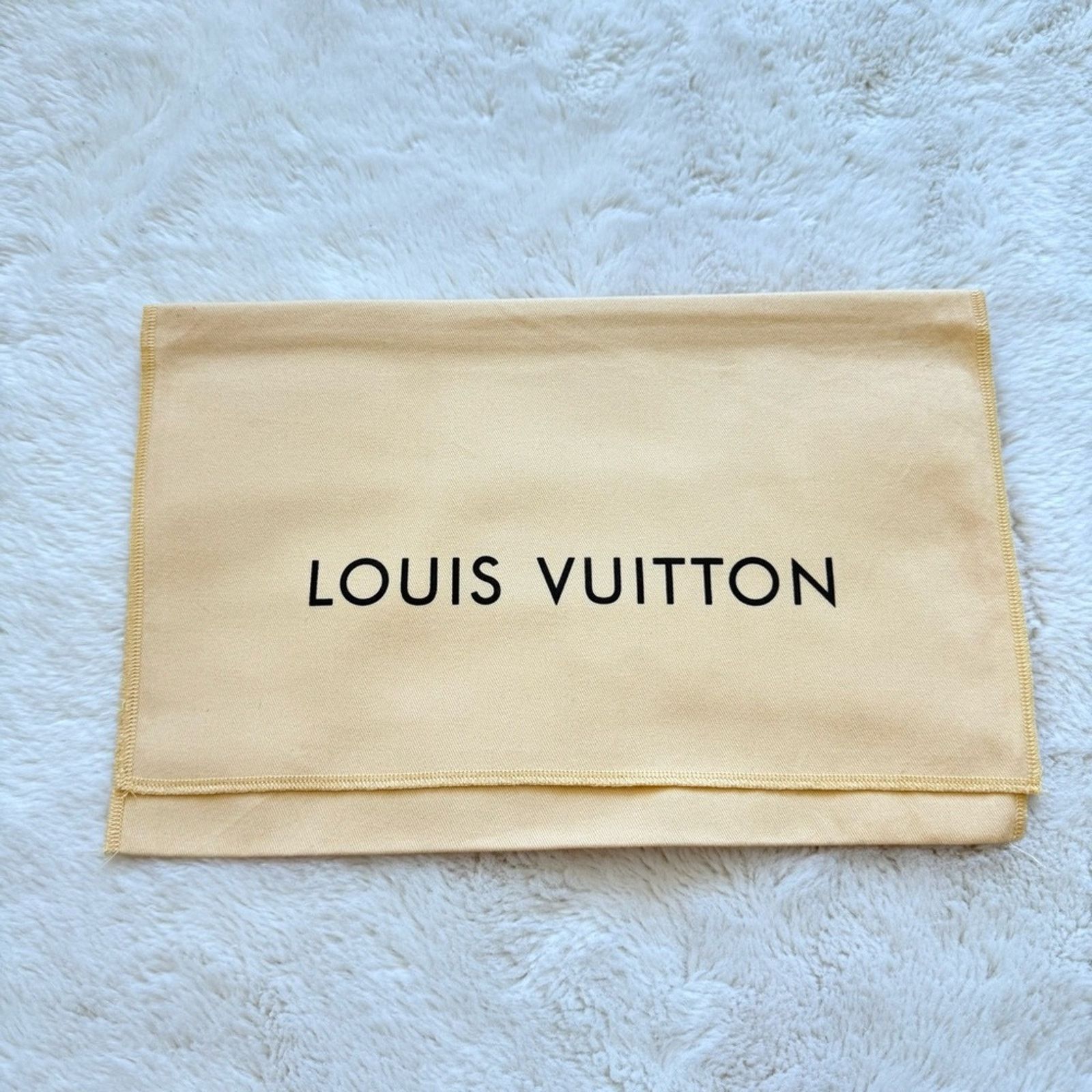 Louis Vuitton Louis Vuitton dust bag Authentic Size ONE SIZE - 1 Thumbnail