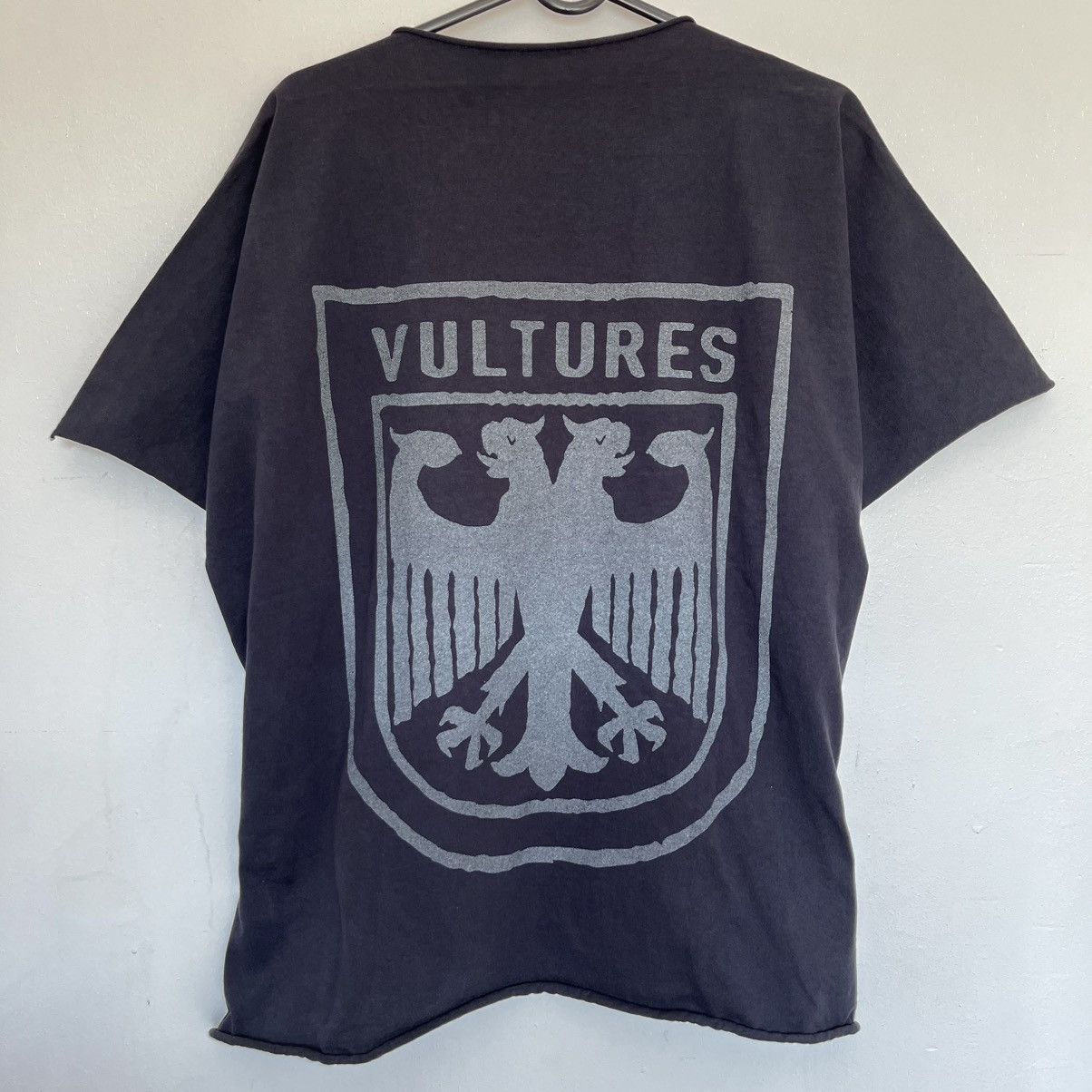 Yeezy Yeezy Vultures Short Sleeve Box Tee Black Size US XL / EU 56 / 4 - 1 Thumbnail