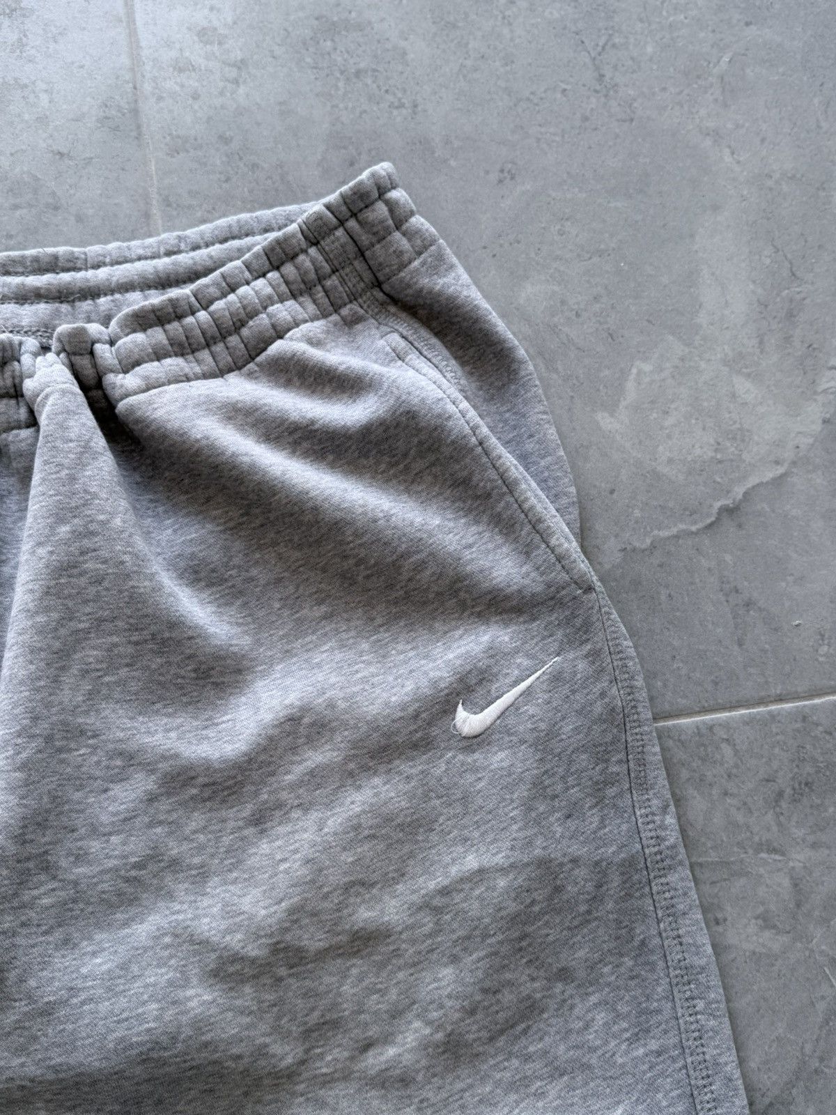 Nike Vintage 00s Nike Baggy Sweatpants Size US 34 / EU 50 - 2 Thumbnail
