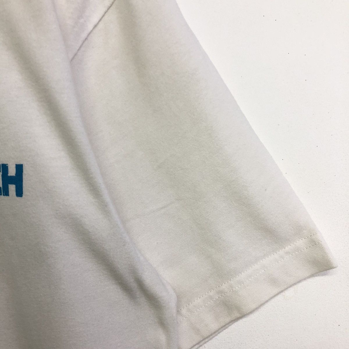 Uniqlo Bleach X Uniqlo Sternritter Lineup Grafiti Backhitt Tshirt Size US L / EU 52-54 / 3 - 7 Thumbnail