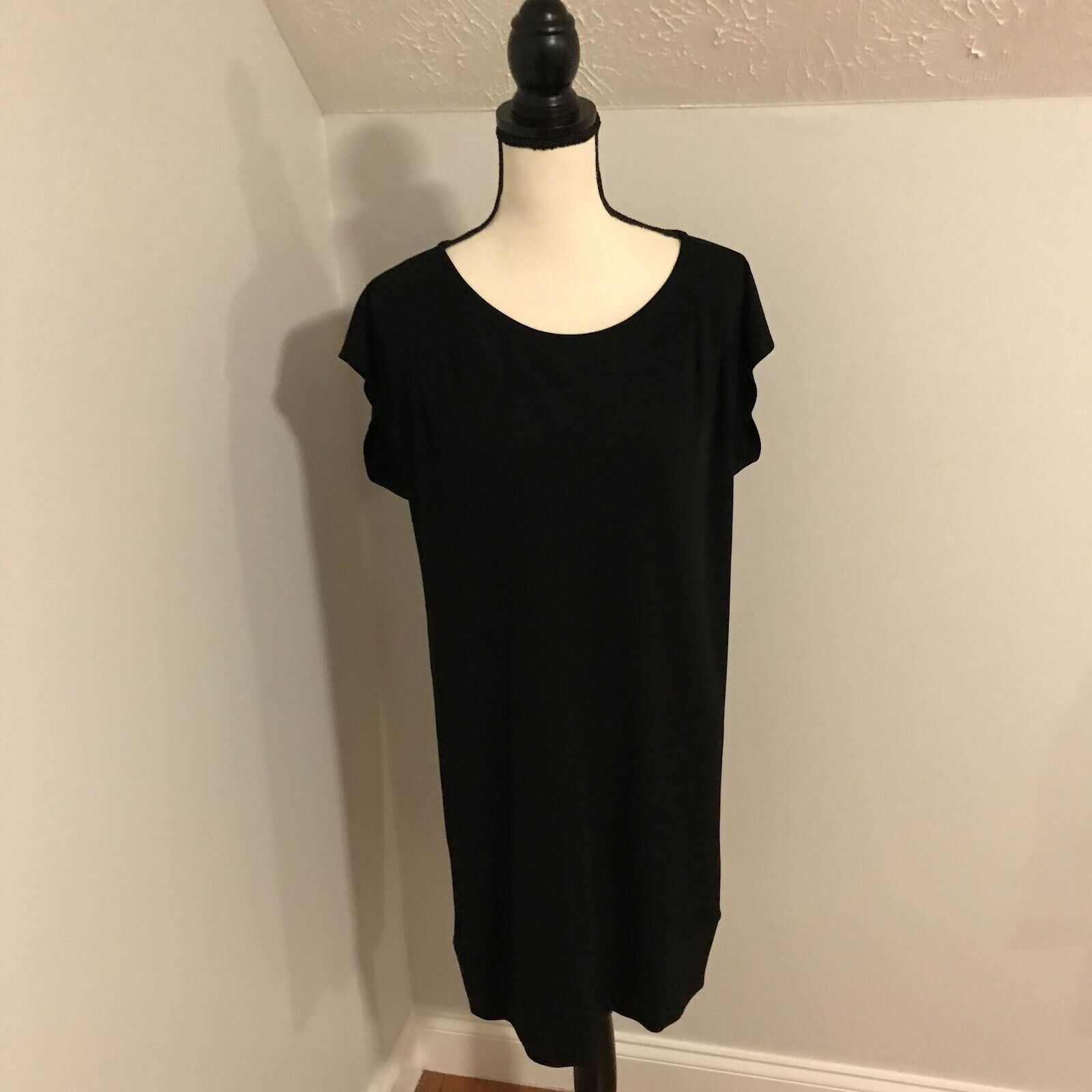 Alice + Olivia Alice + Olivia Black Keyhole Back Tunic Dress - Size Large Size L / US 10 / IT 46 - 1 Thumbnail