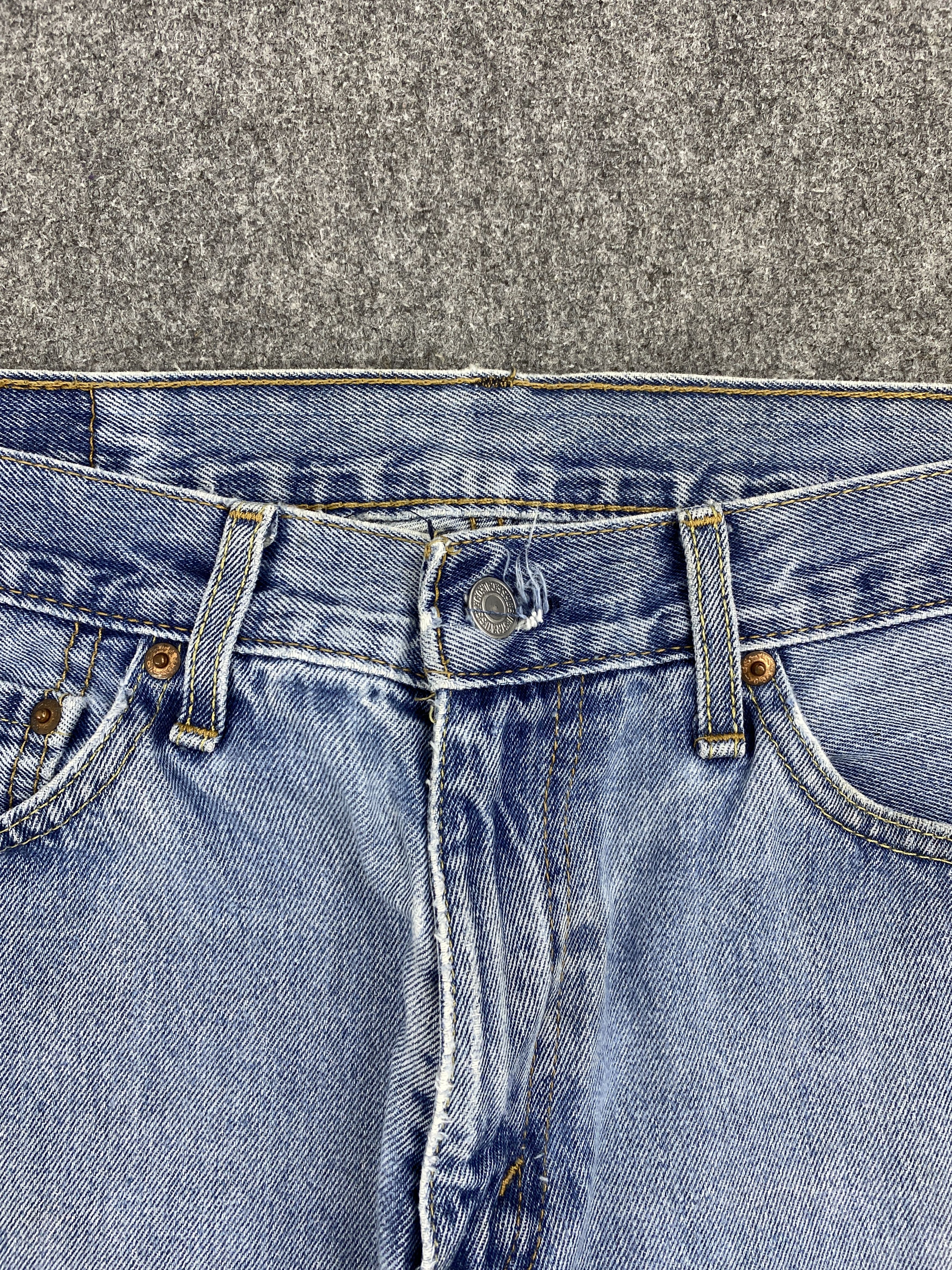 Levi's × Vintage Vintage Levis 541 Light Blue Washed Jeans Size US 34 / EU 50 - 7 Thumbnail