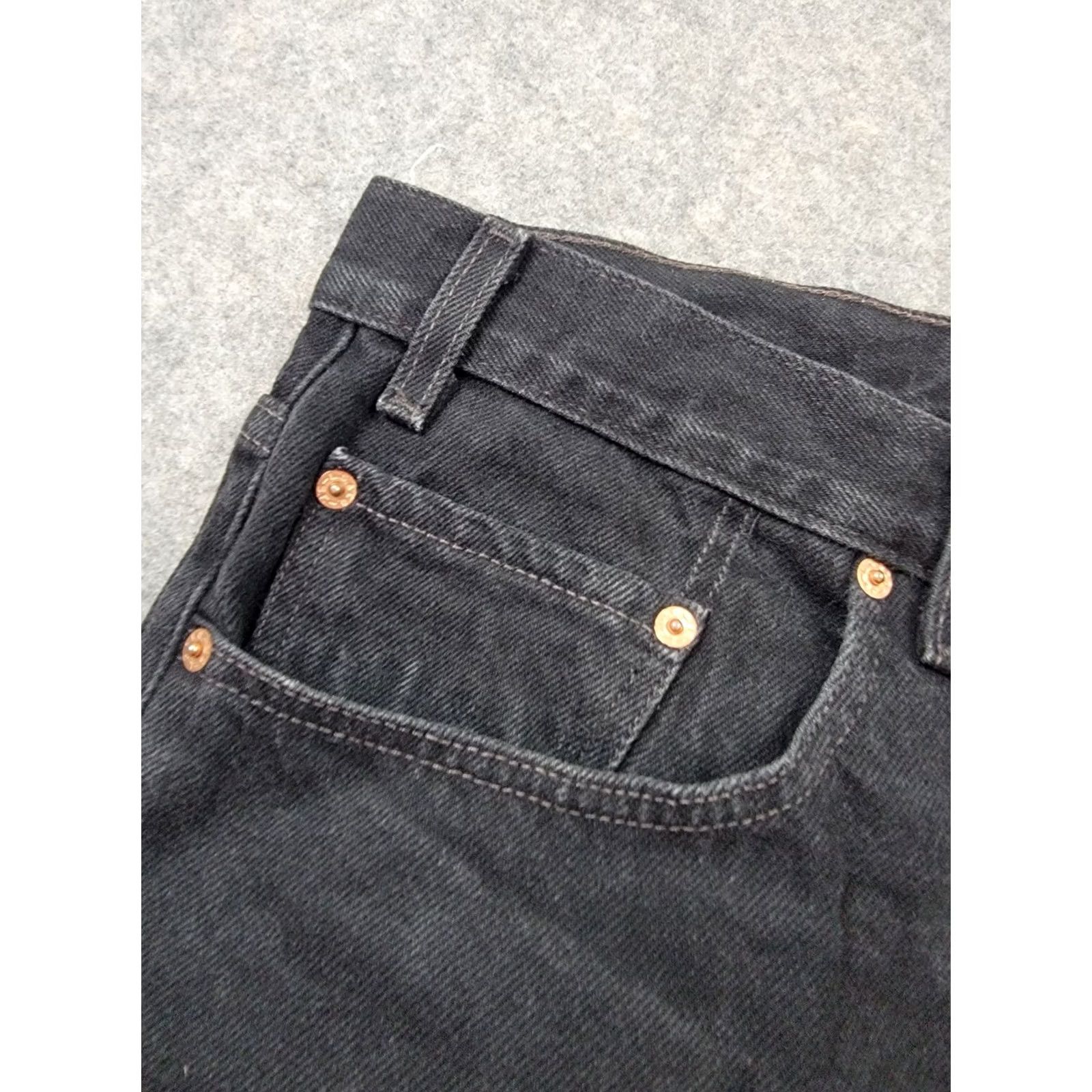 Levi's Vintage Levi's 505 Shorts Mens 40 Black Regular Bermuda 9'' Inseam 5-Pocket Design USA 90s Retro Denim Cotton Shorts Mens Black Size US 40 / EU 56 - 5 Thumbnail