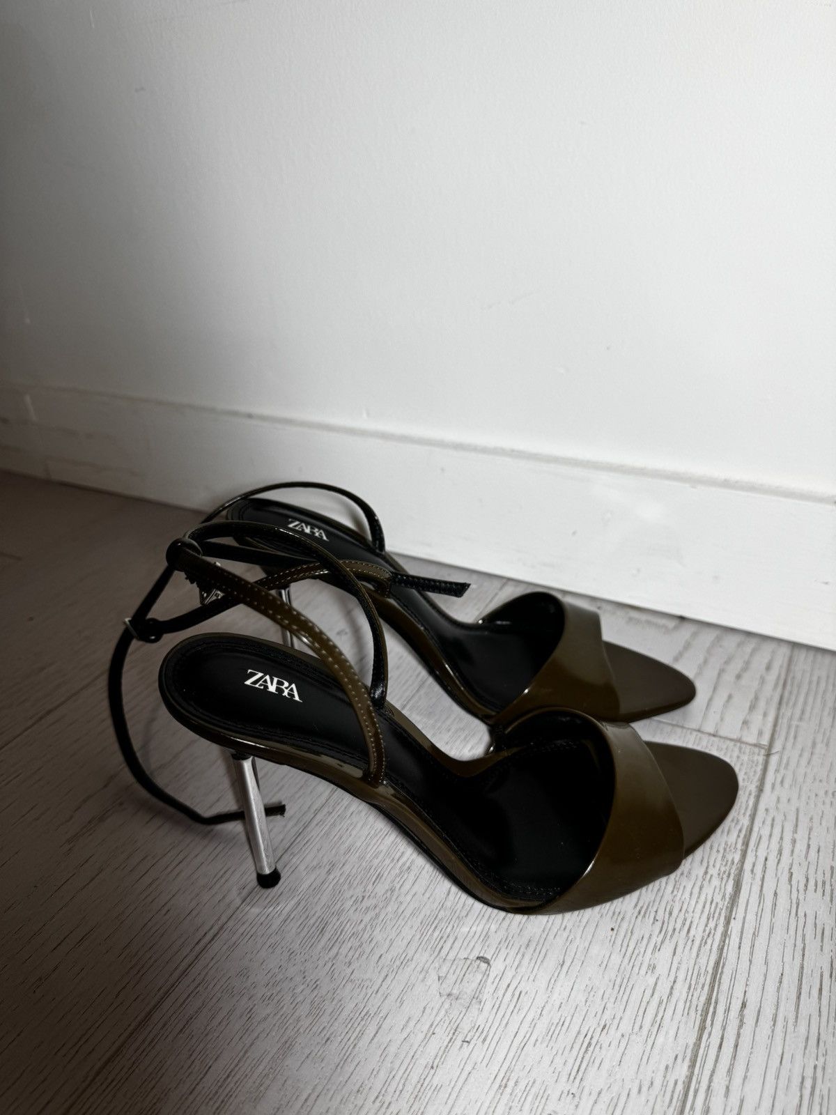 Zara Zara Olive Green Patent Leather One Strap Heel Size US 6 / IT 36 - 4 Thumbnail
