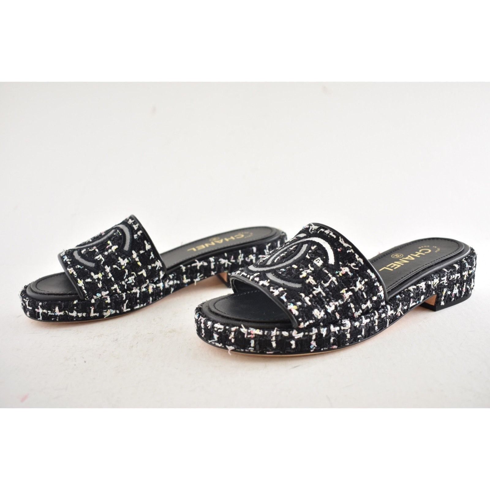 Chanel Chanel 20P Black White Tweed Mesh CC Logo Slide Slip Size US 6.5 / IT 36.5 - 12 Thumbnail