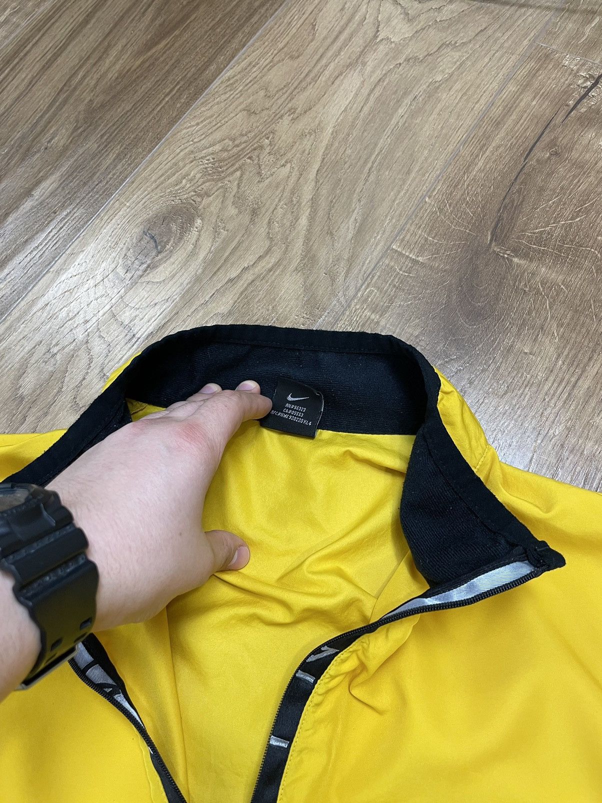 Nike Vintage Nike Y2K Style Hot Yellow Logo Anorak Bomber Jacket Size US L / EU 52-54 / 3 - 12 Thumbnail