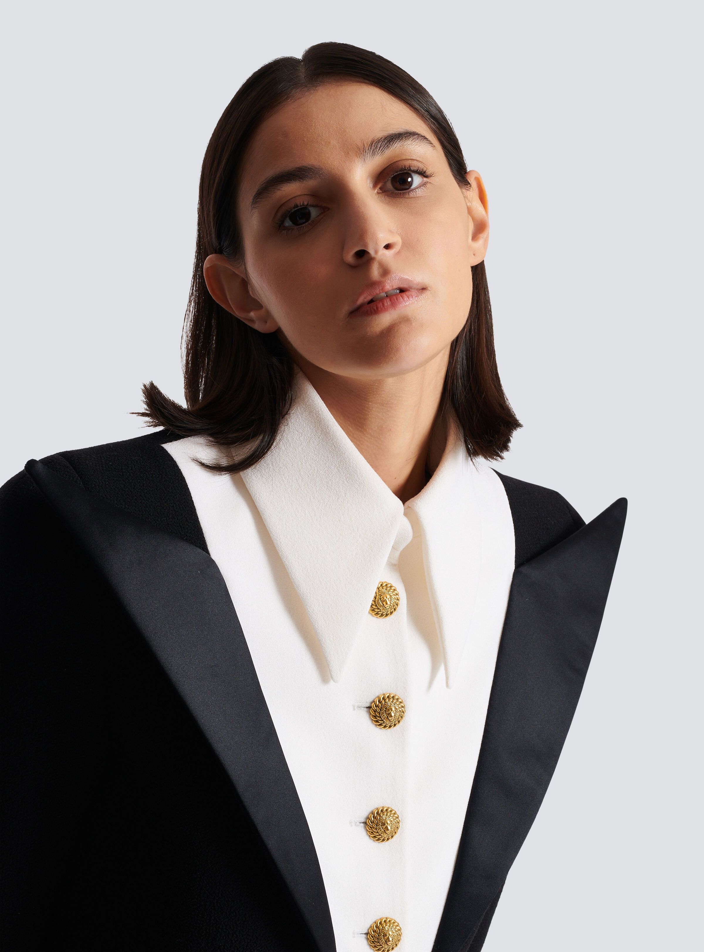 Balmain o1s1wg110825 Cropped 6 Button Crepe Jacket in Black/White Size M / US 6-8 / IT 42-44 - 4 Thumbnail