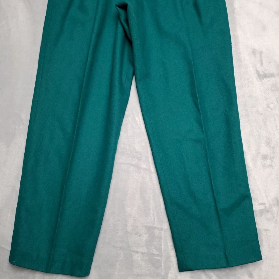 Vintage VINTAGE Haberdashery Pants Womens Sz 14P Petite Green Lined 70% Wool Pleated Classic VTG Pants Womens 14P Petite Green Wool Pleated Classic VTG Size 36" / US 14 / IT 50 - 2 Thumbnail