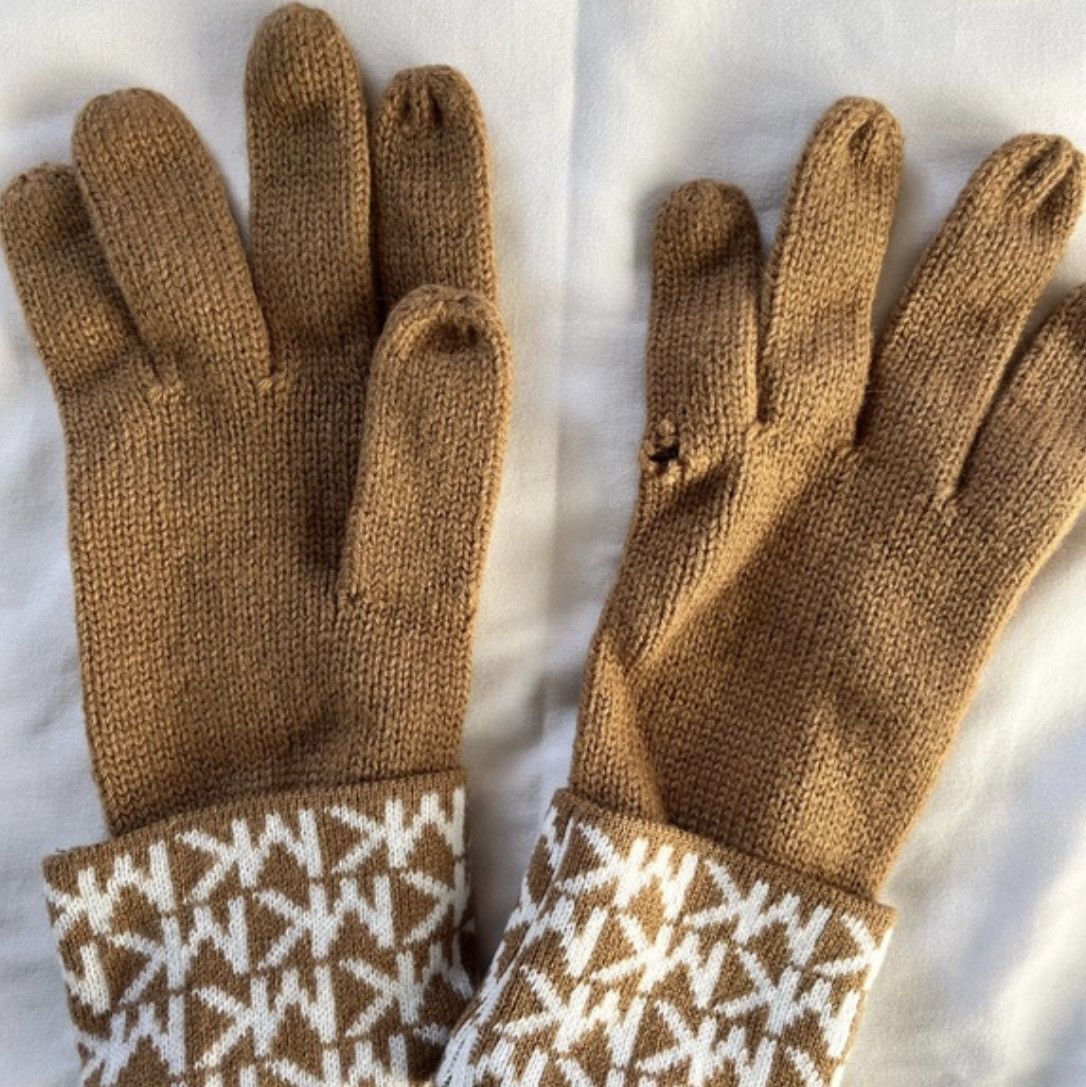 Michael Kors Gorgeous slightly worn Michael Kors gloves Size ONE SIZE - 2 Thumbnail