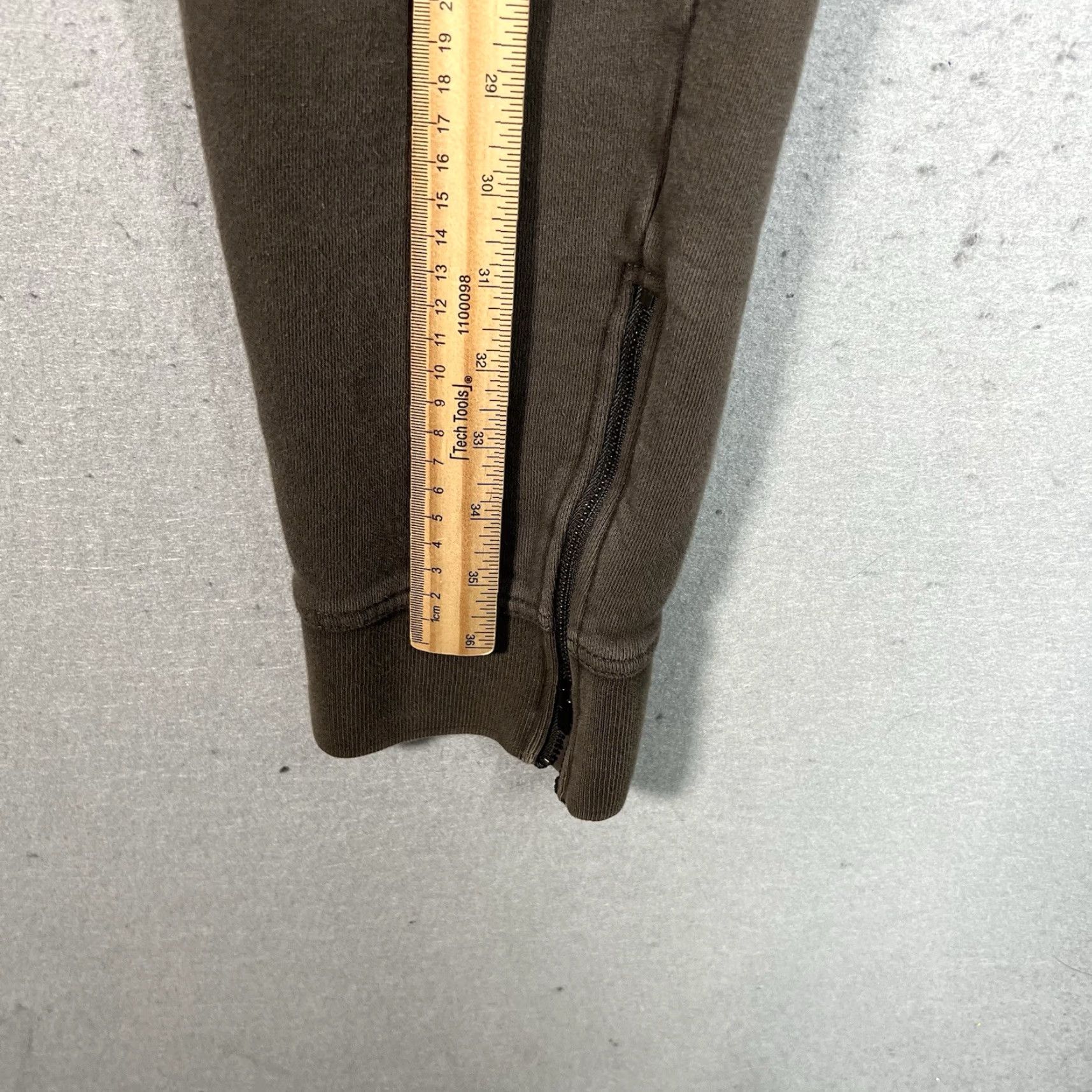 Uniqlo VINTAGE Uniqlo Lemaire Jogger Sweatpants Adult Medium Brown Ankle Zip Mens Sweatpants 90s/2000s Style Gender: Mens Size US 31 - 3 Thumbnail