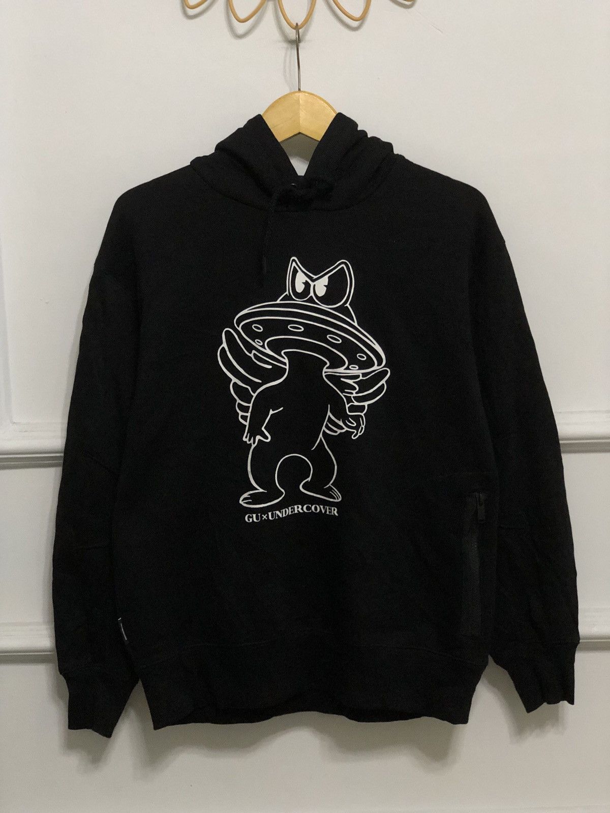Designer × Japanese Brand × Undercover 💸NEED GONE💸 Undercover x GU Black UFO Hoodie Size US S / EU 44-46 / 1 - 2 Thumbnail