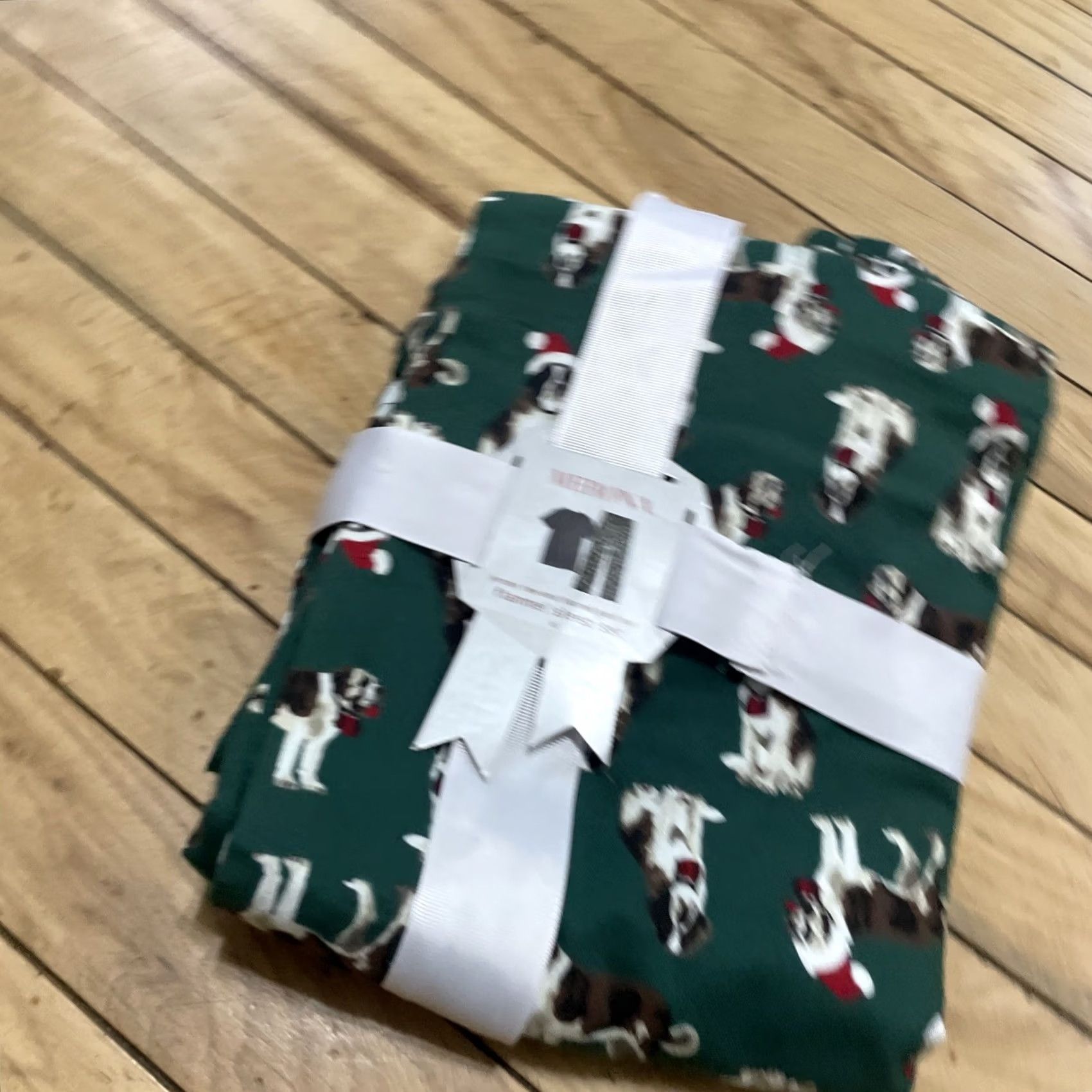 Old Navy Old Navy Flannel Pajama Pants Men XL Christmas Santa Dogs Green 100% Cotton Holiday Christmas 2012 NEW Size US 36 / EU 52 - 3 Thumbnail