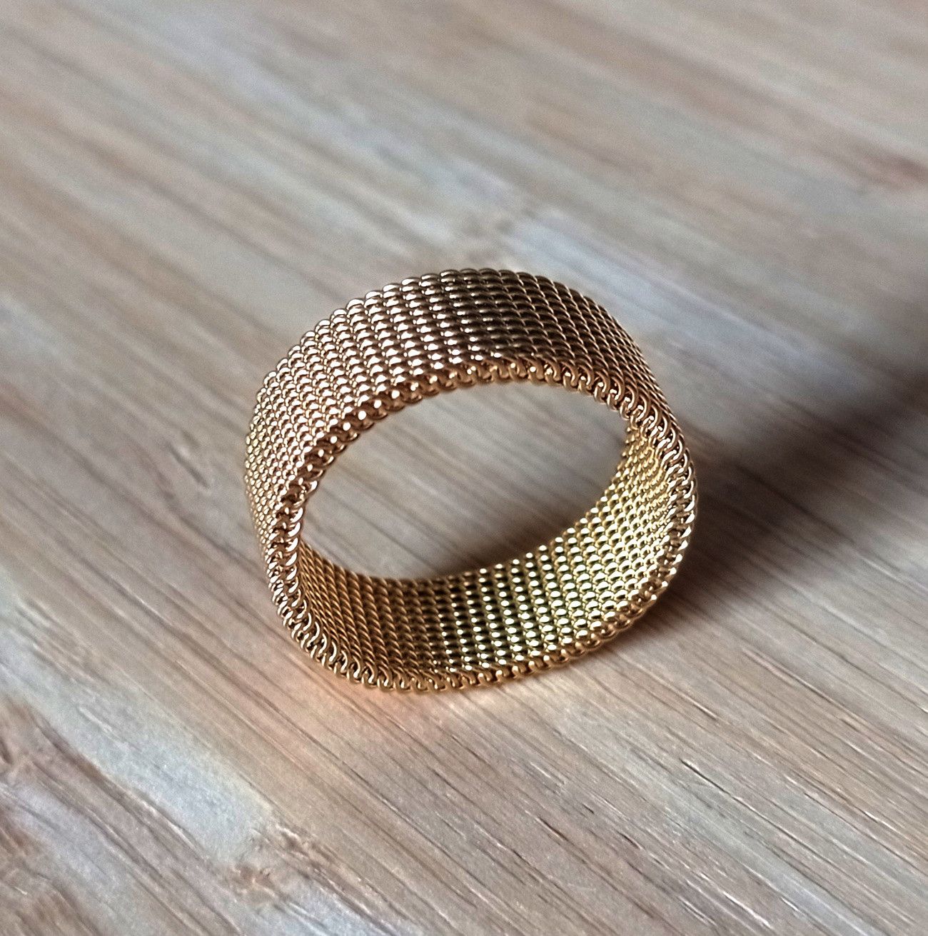 Designer × Vintage Stunning Shine Gold Circle Net SS Simple Ring Unique Size ONE SIZE - 3 Thumbnail