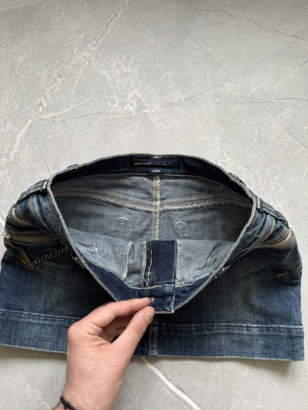 Miss Sixty Vintage Miss Sixty Denim Mini Skirt Chain Zip Y2k Style Size 30" / US 8 / IT 44 - 8 Thumbnail