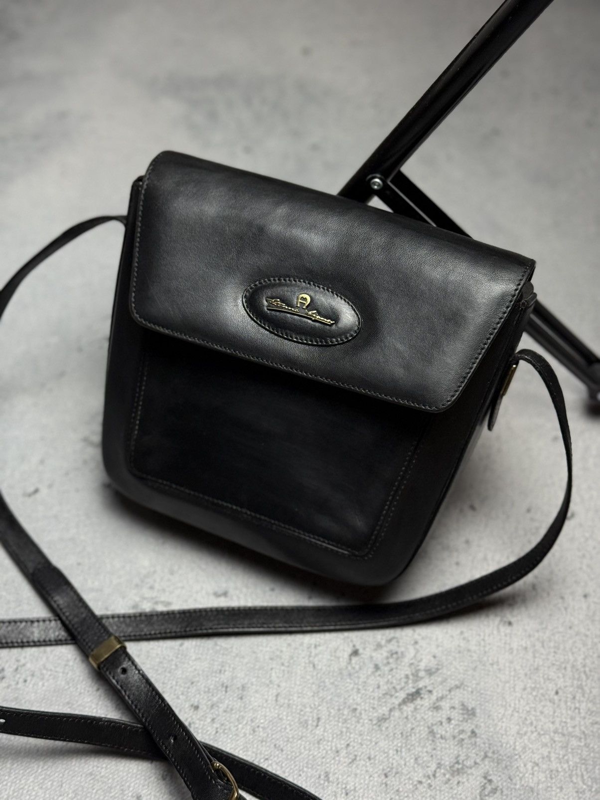 Etienne Aigner Vintage 90s Etienne Aigner Leather Crossbody Shoulders Bag Size ONE SIZE - 7 Thumbnail