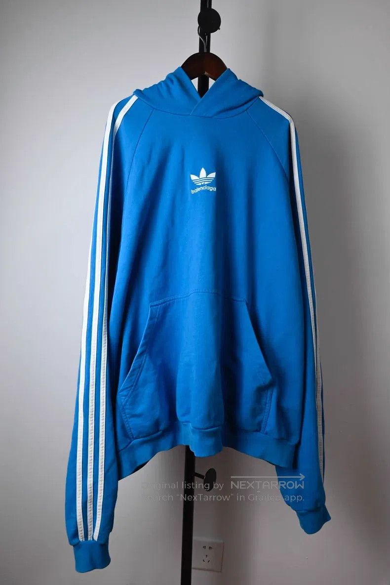 Balenciaga Balenciaga Limited edition light blue hooded sweatshirt Size US M / EU 48-50 / 2 - 1 Thumbnail