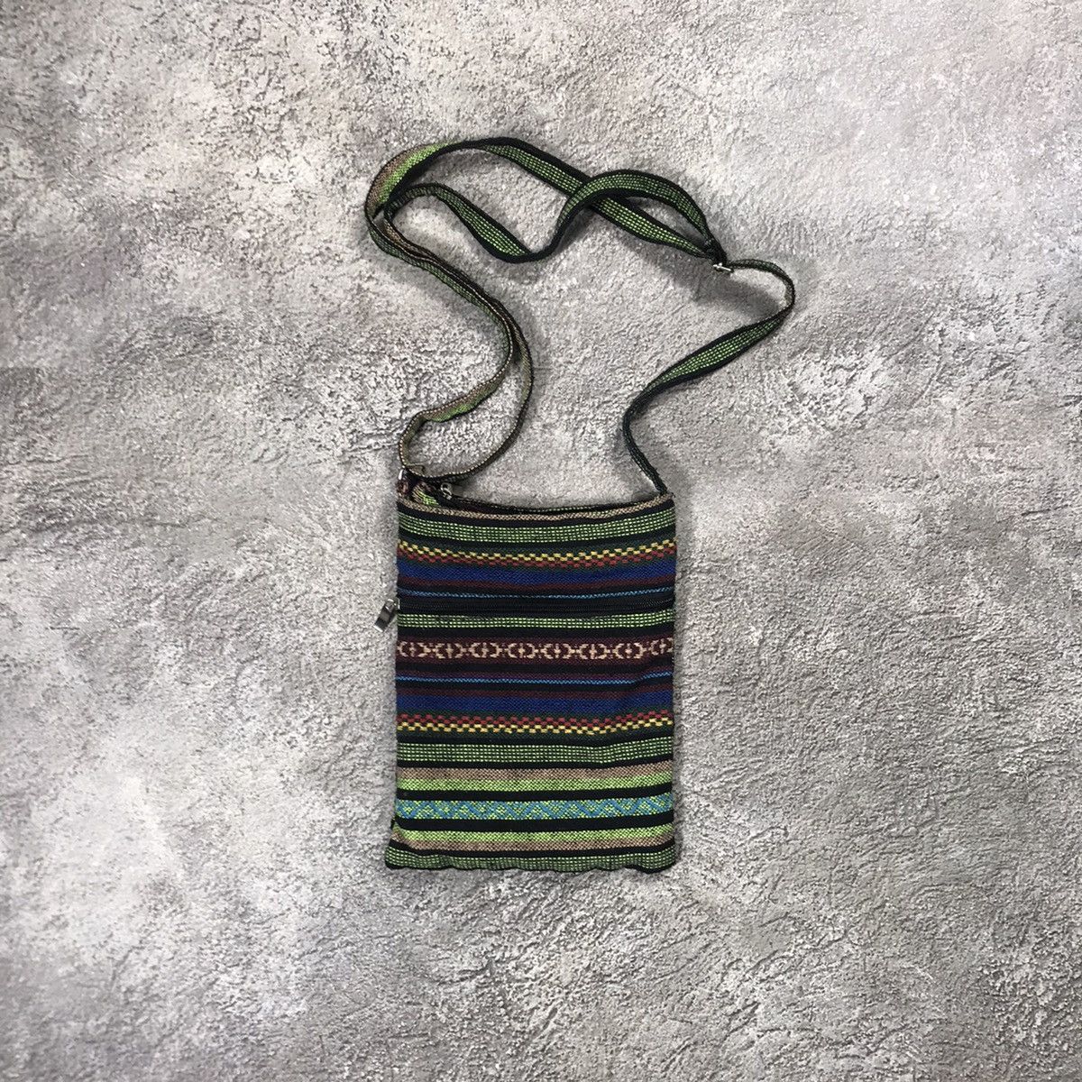 Vintage Vintage Y2K Japanese Striped Crossbody Bag Indie Streetwear Size ONE SIZE - 1 Thumbnail