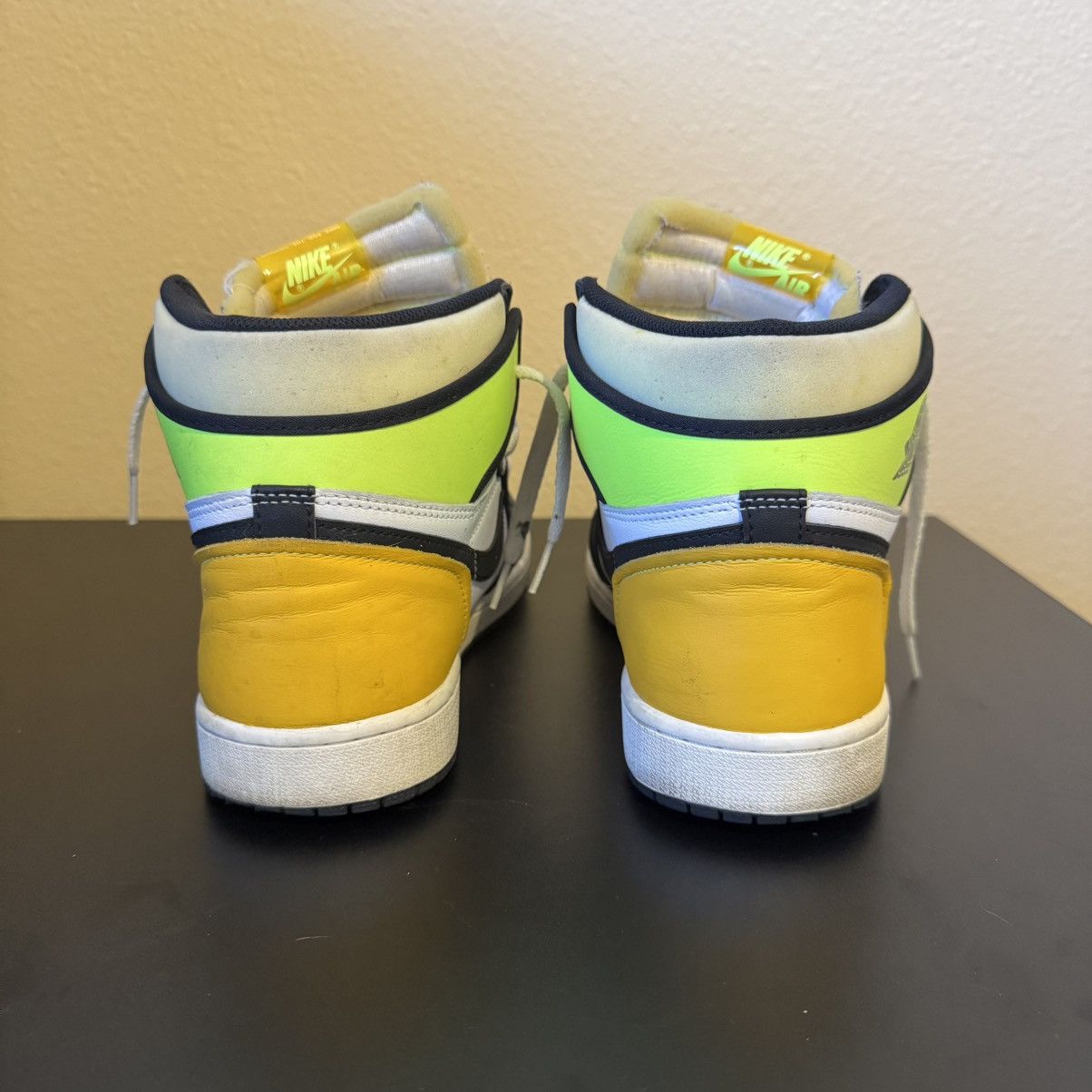 Jordan Brand Air Jordan 1 Volt Gold Size US 11 / EU 44 - 4 Thumbnail