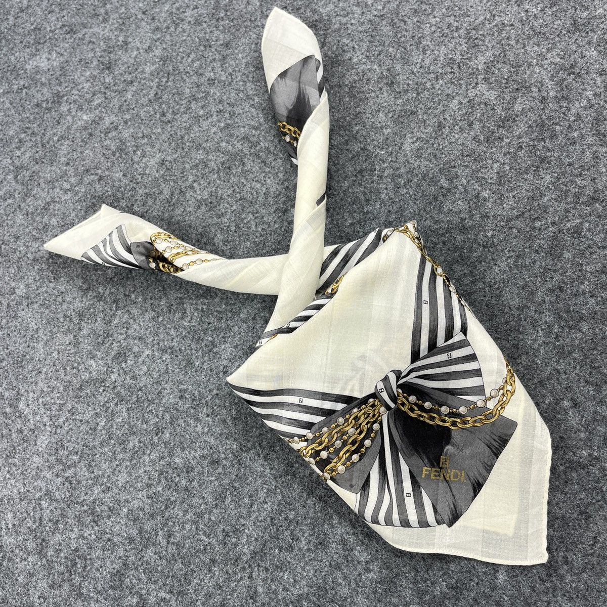 Vintage Fendi Handkerchief / Neckerchief / Headscarf B1777 Size ONE SIZE - 7 Thumbnail