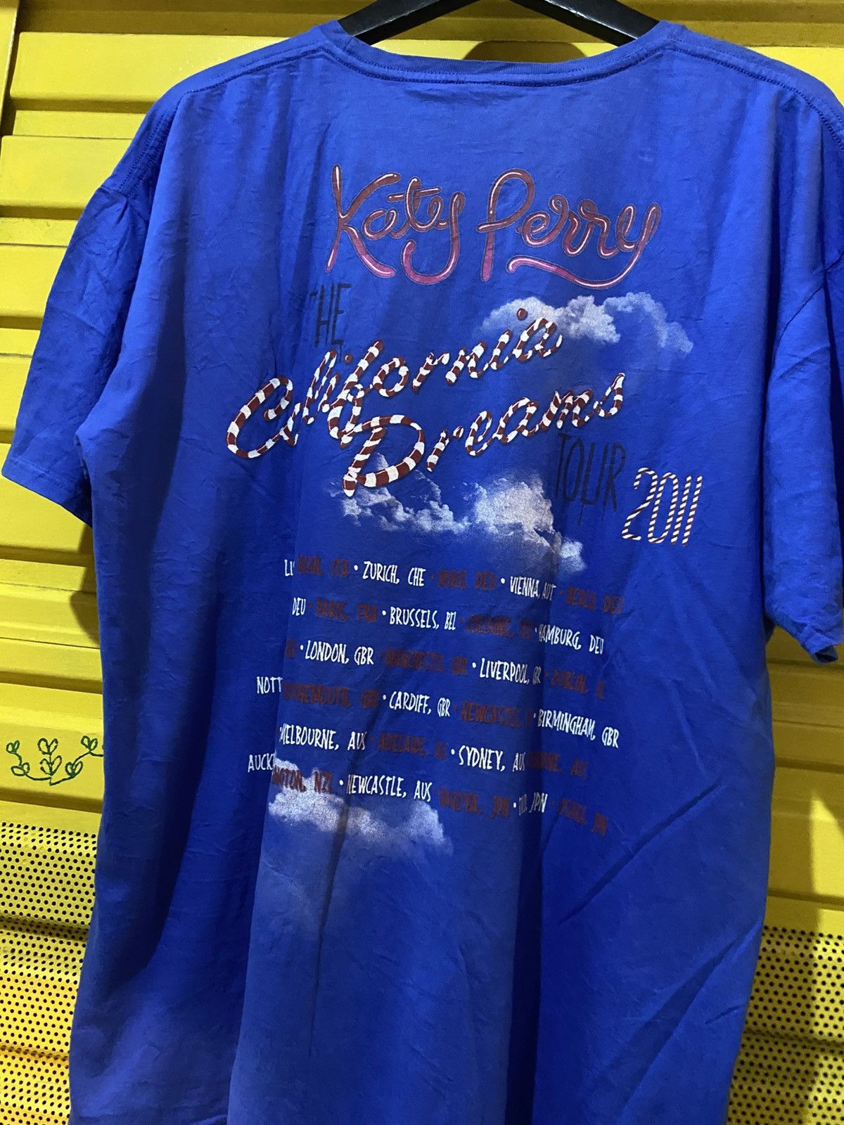 Band Tees Katy perry california dream tour Size US XL / EU 56 / 4 - 5 Thumbnail