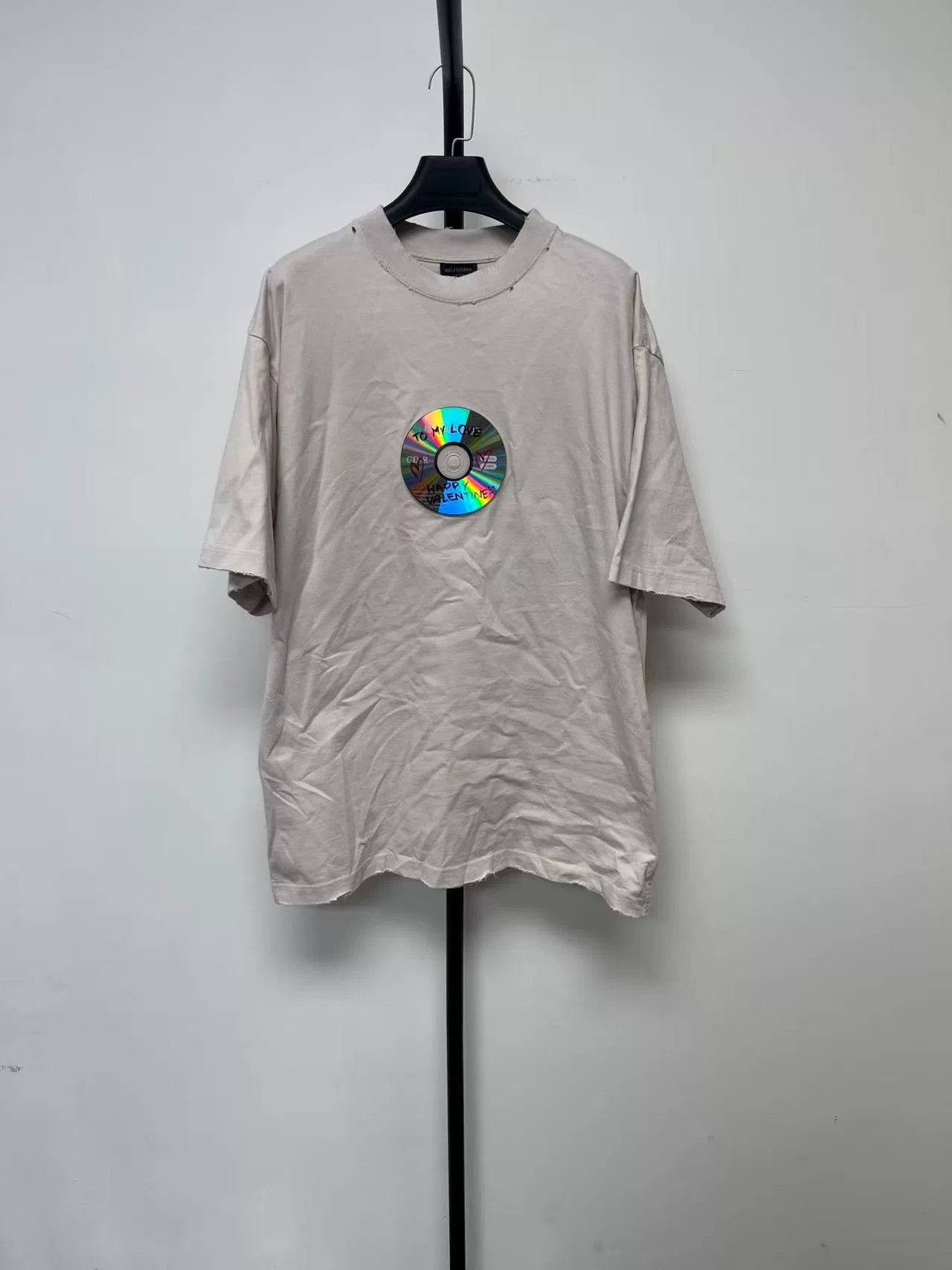 Balenciaga Balenciaga Letter Disc Print Crewneck T-Shirt Size US S / EU 44-46 / 1 - 1 Thumbnail