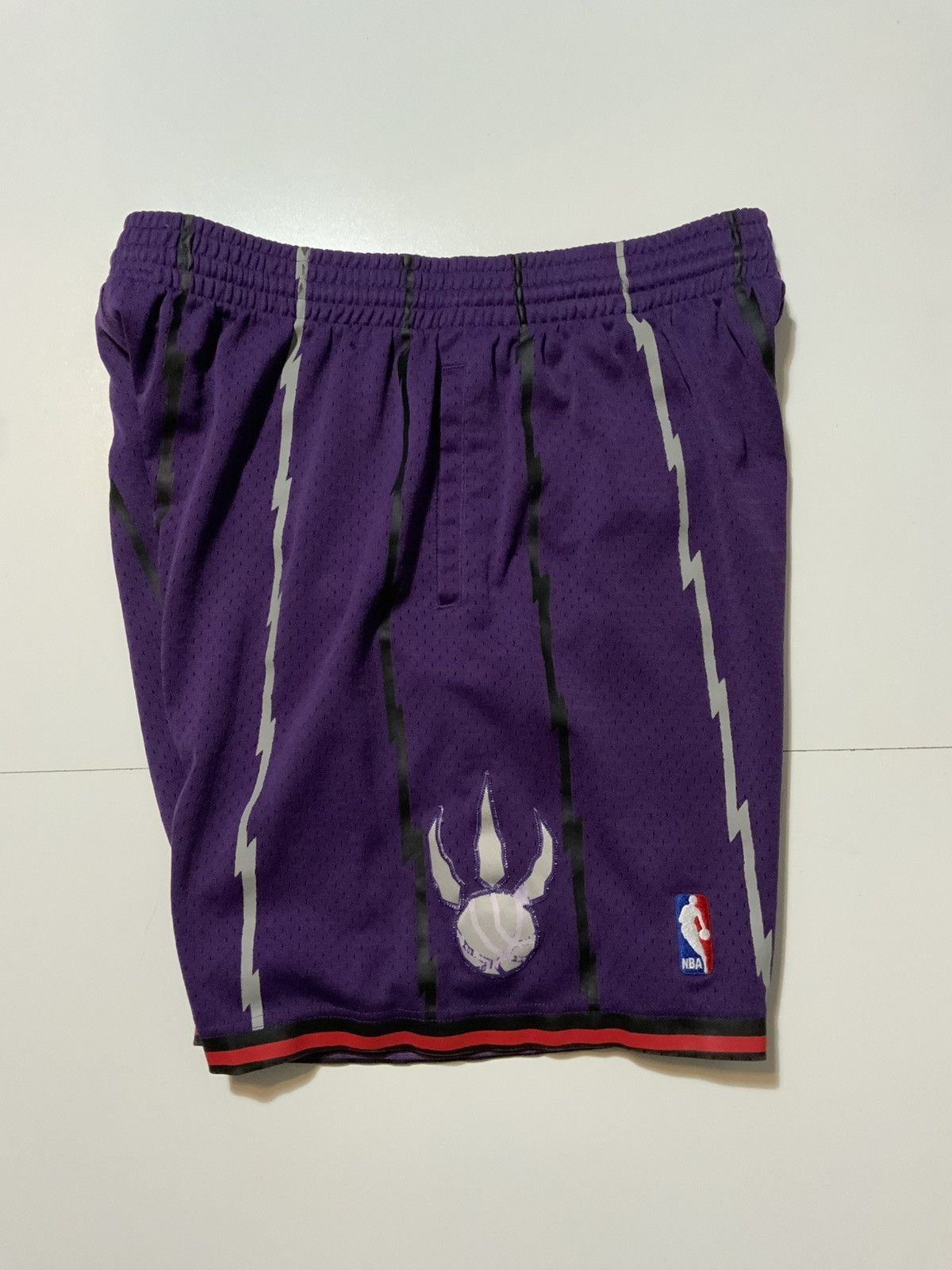 Mitchell & Ness × NBA Mitchell Ness Hardwood Classics 1998 Toronto Raptors Shorts Size US 36 / EU 52 - 2 Thumbnail