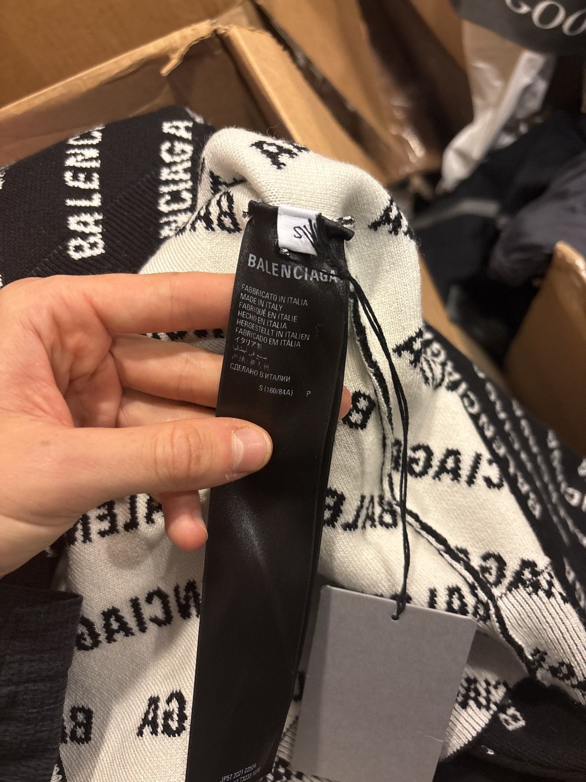 Balenciaga Balenciaga Black & White Wool All Over Sweater Size US XL / EU 56 / 4 - 4 Thumbnail