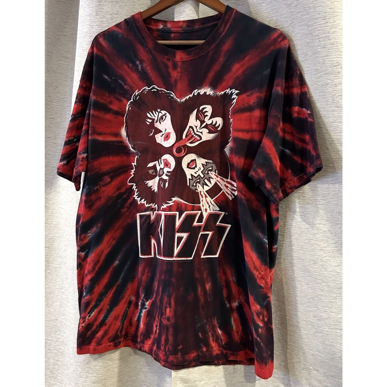 Liquid Blue VINTAGE Liquid Blue T-Shirt Kiss Tie Dye Red Black White Men XL Crew Neck Short Sleeve Shirt Size US XL / EU 56 / 4 - 2 Thumbnail